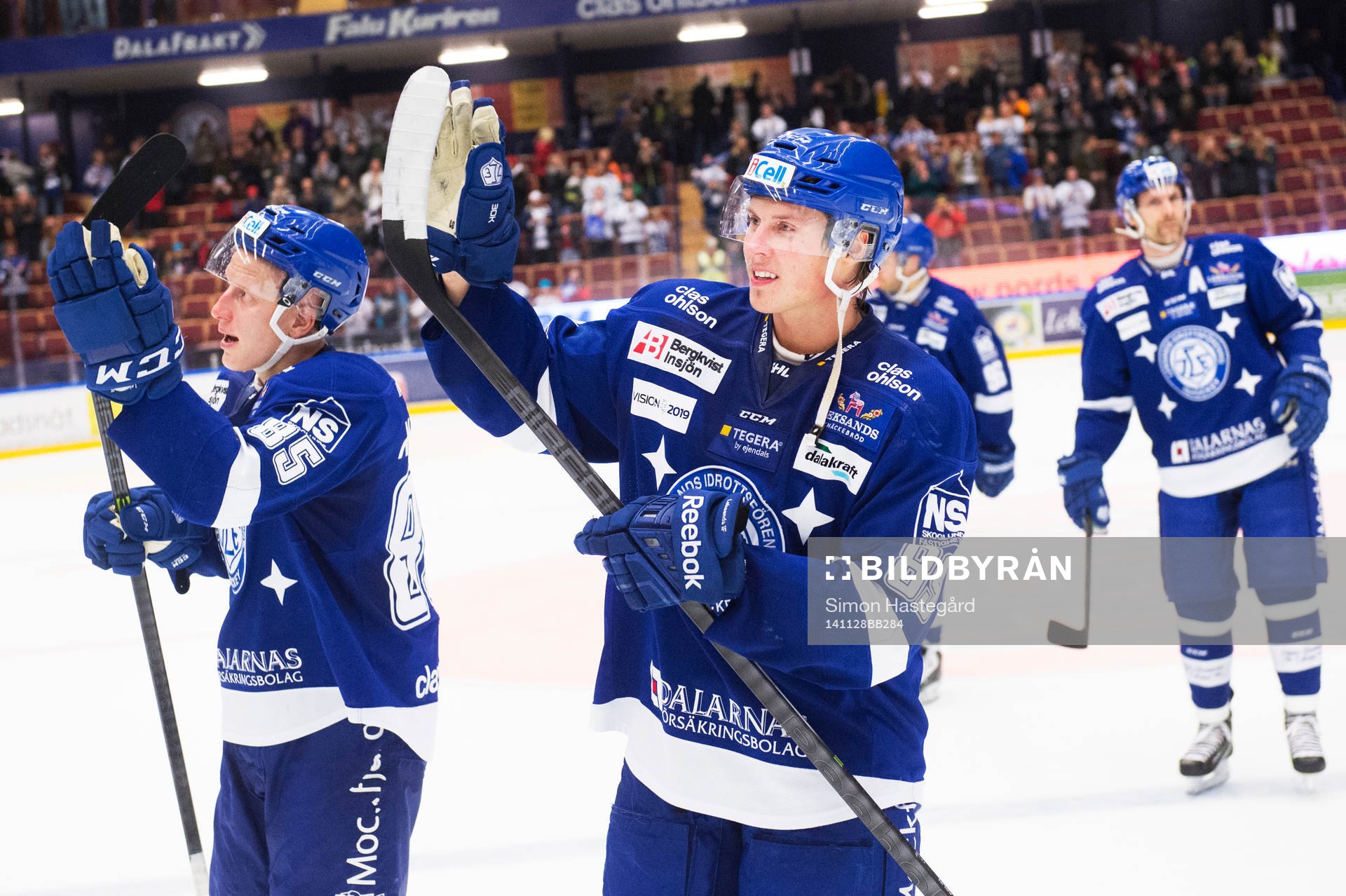 Leksands Toni Kähkönen och David Åslin jublar