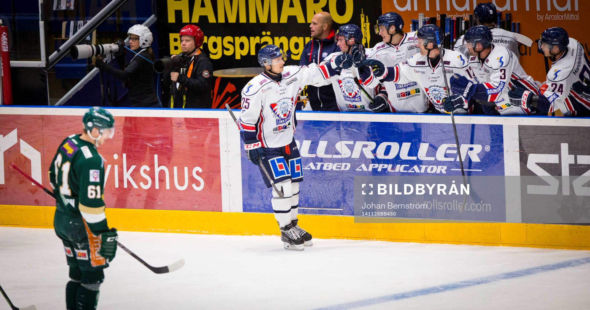 Linköpings Magnus Johansson gör 3-4 och på bilden jublar
