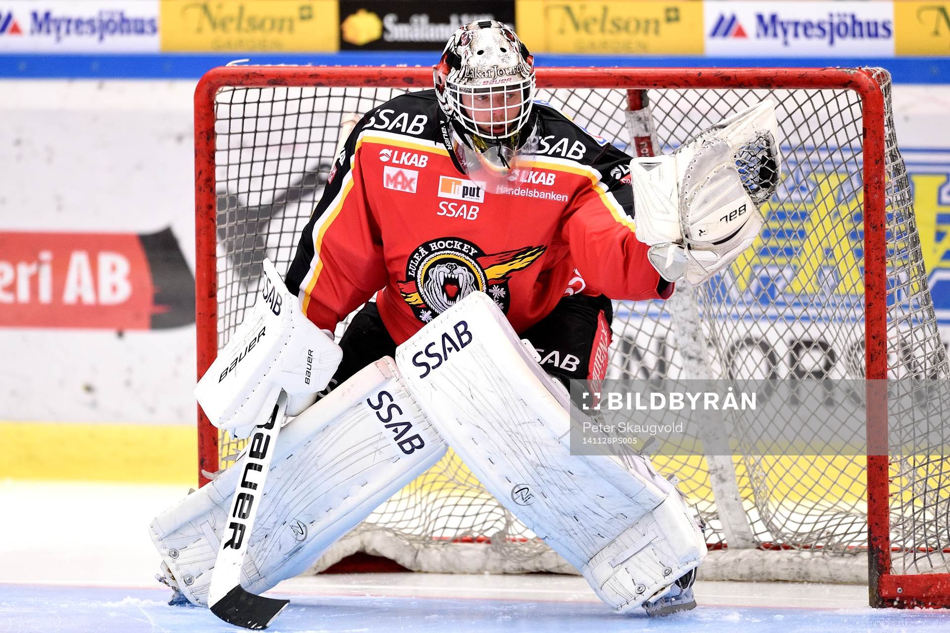 Luleås målvakt Daniel Larsson på uppvärmningen
