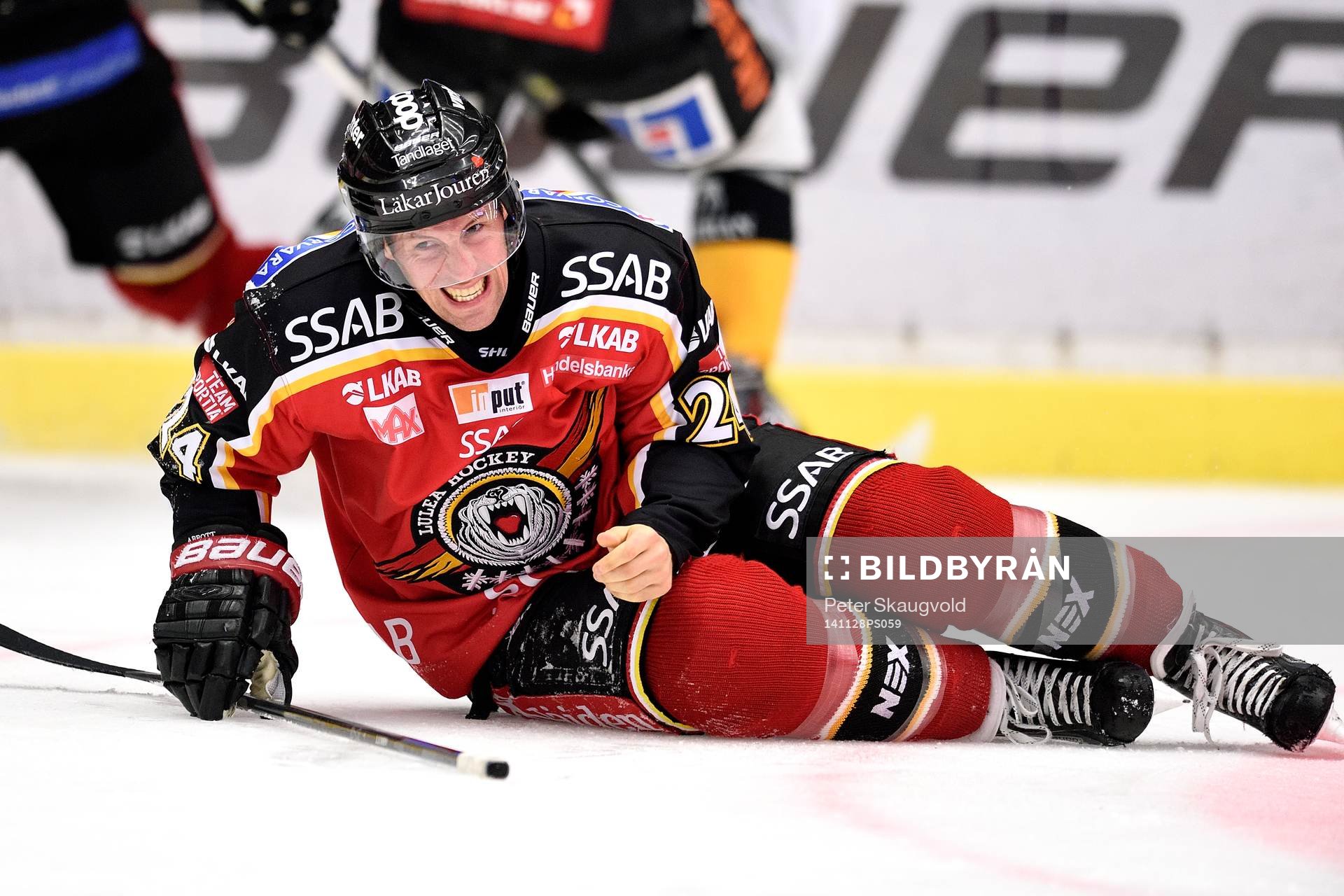 Luleås Cam Abbott grinar illa