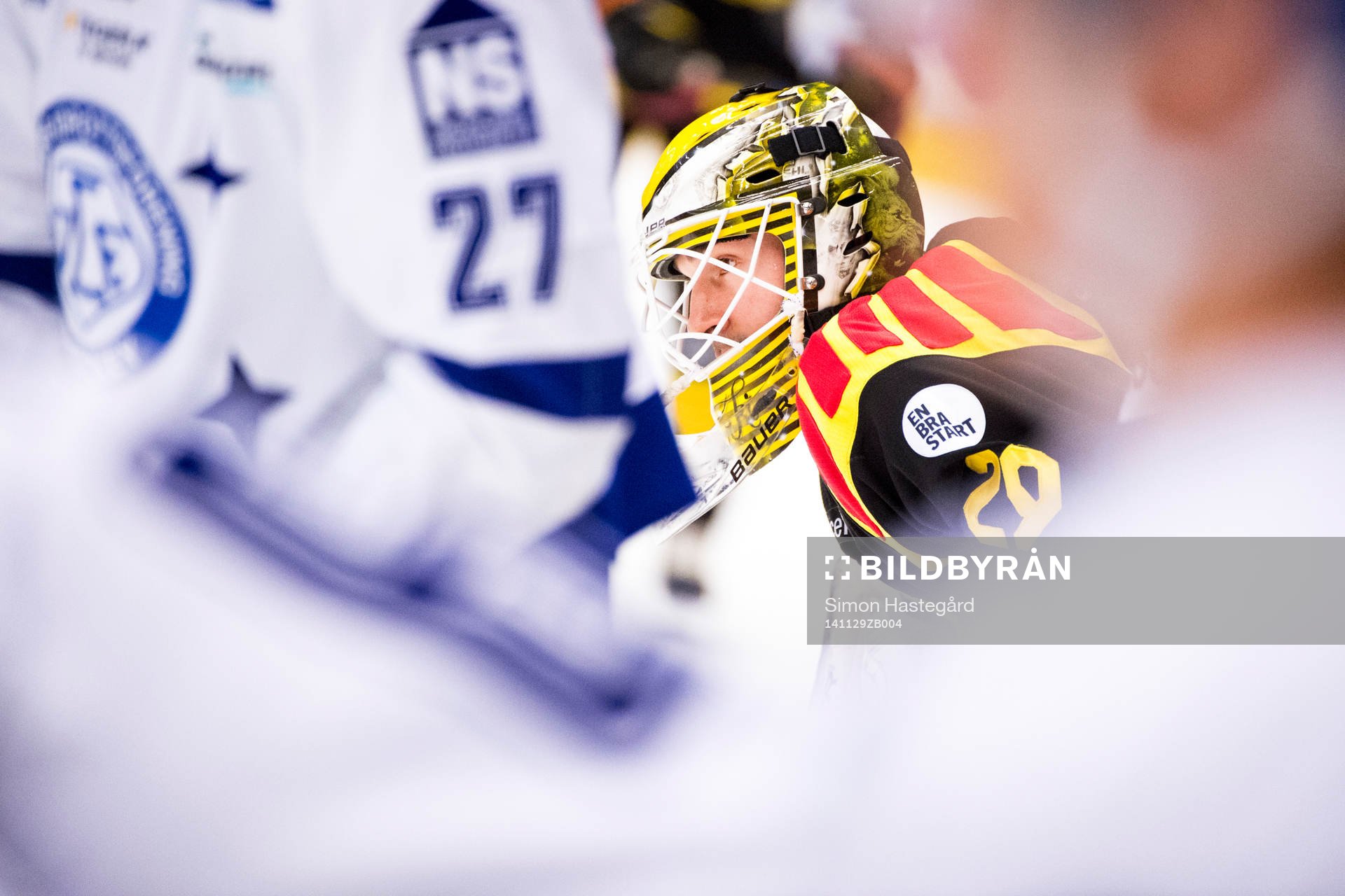 Brynäs målvakt Bernhard Starkbaum före ishockeymatchen i