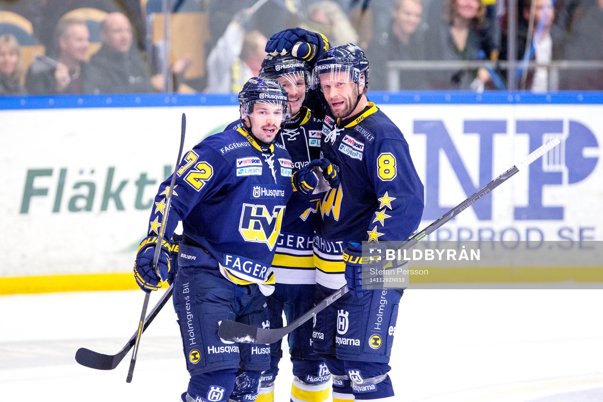 s Patrik Carlsson, Ted Brithén och Jere Karalahti jublar