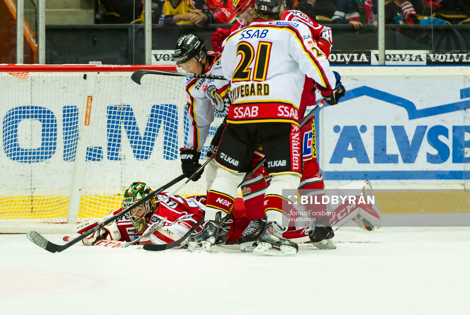 Modos målvakt Linus Ullmark William Nylander mot Luleås