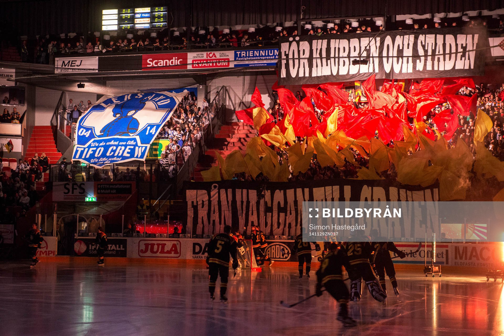 Både Leksands  och Brynäs supportrar hade tifo före