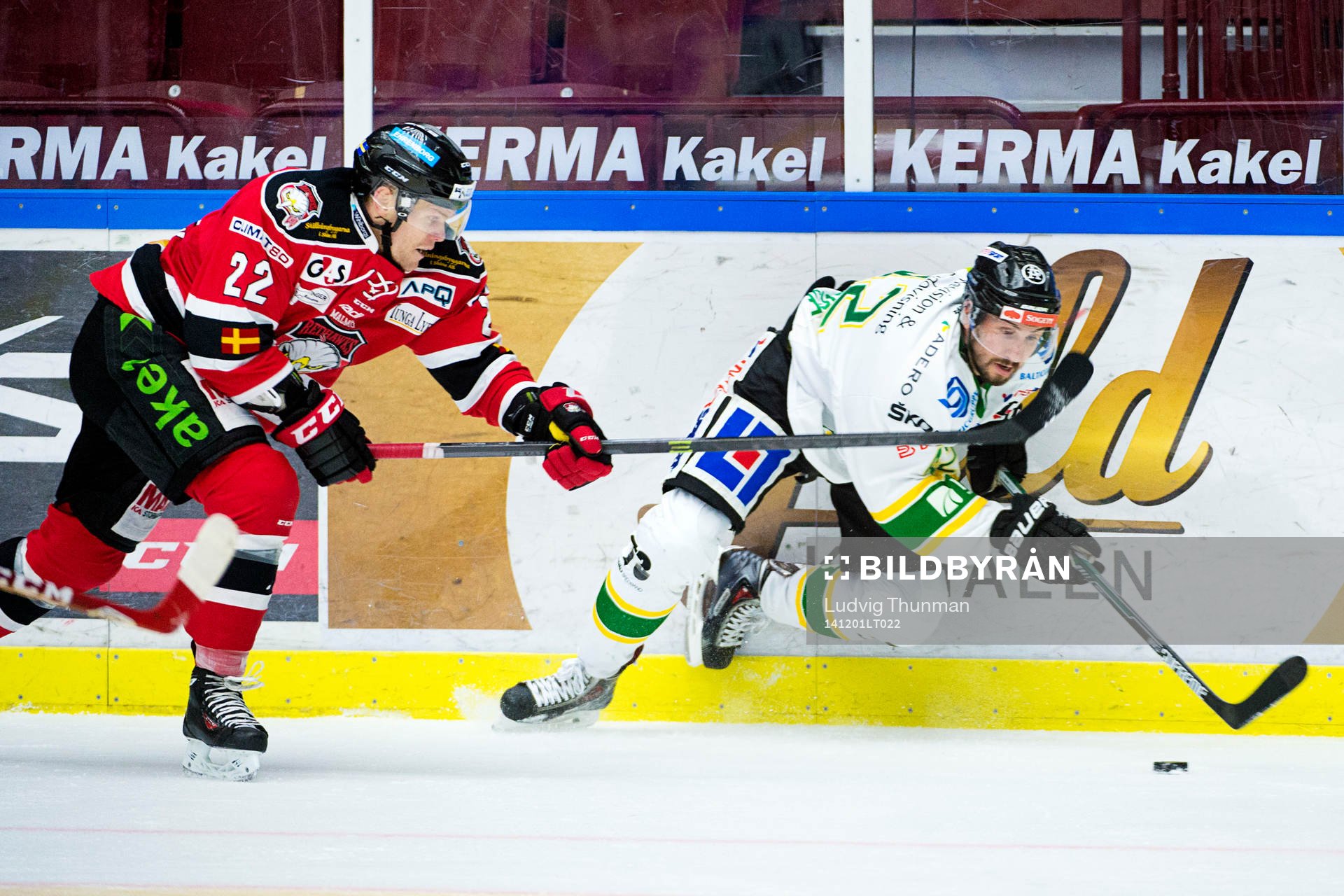 Malmö Redhawks Jeremias Augustin jagar Björklövens