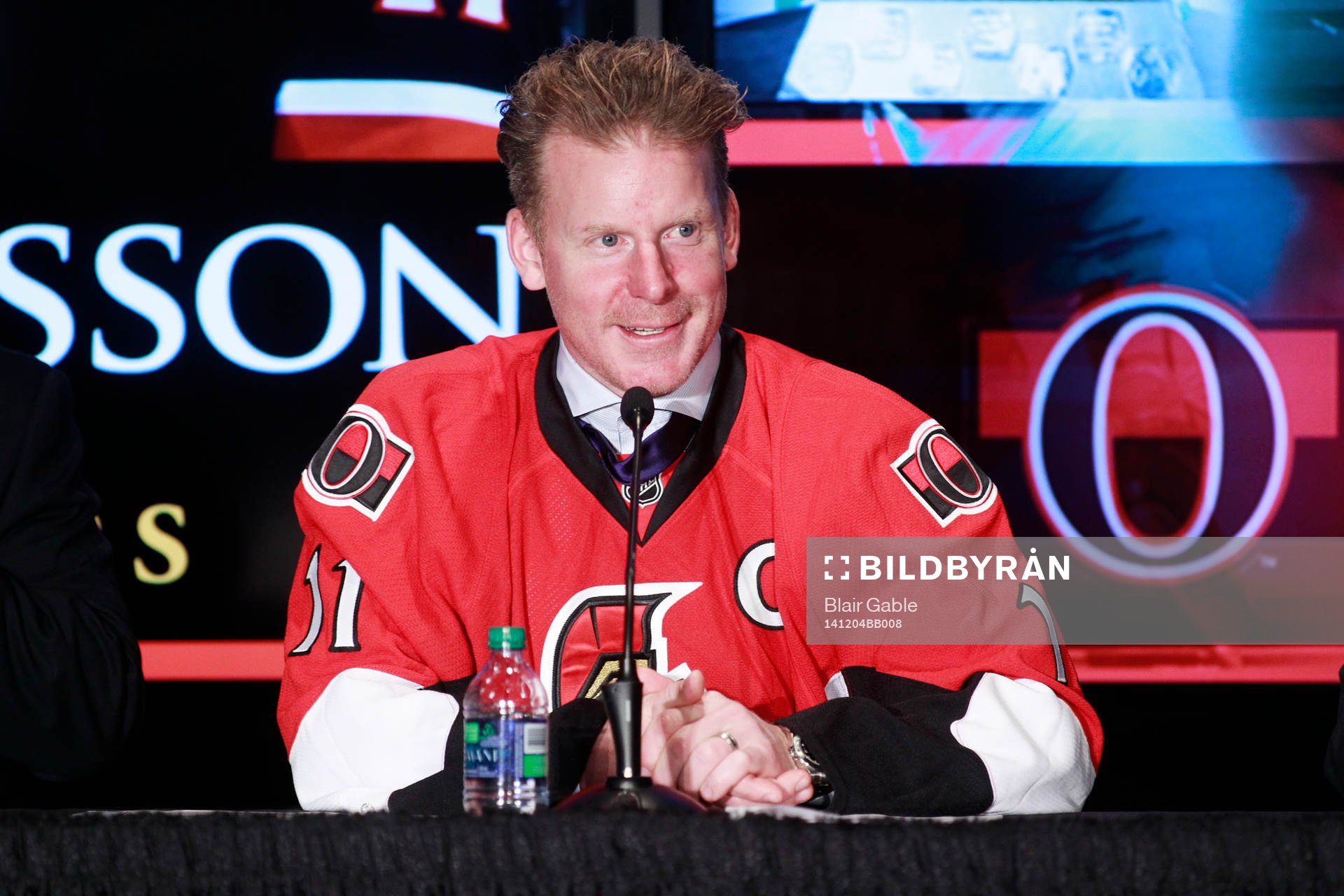 Daniel Alfredsson signerar ett endagkontrakt med Ottawa