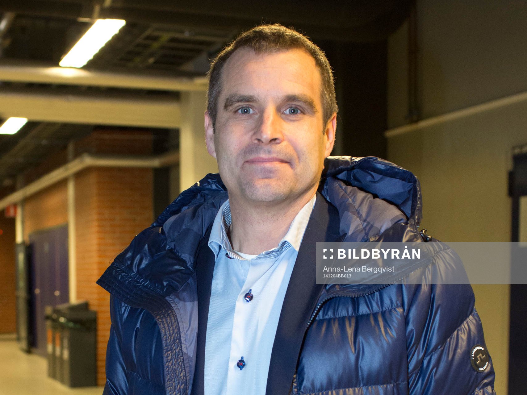 C-Mores Stefan Klemetz innan ishockeymatchen i SHL mellan