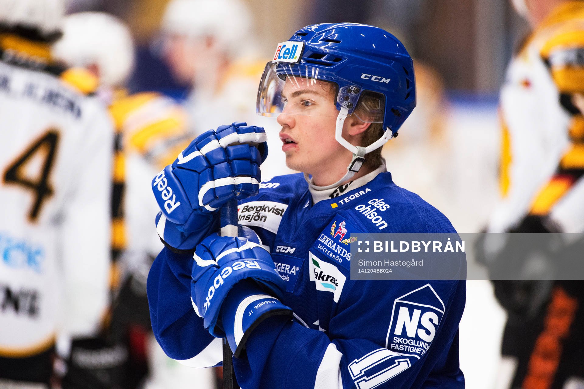 Leksands Oskar Lang före ishockeymatchen i SHL mellan