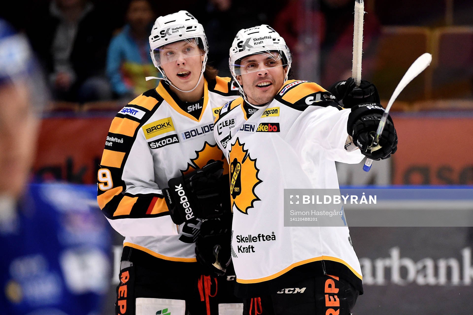 Skellefteås Oskar Sundqvist och Daniel Widing jublar