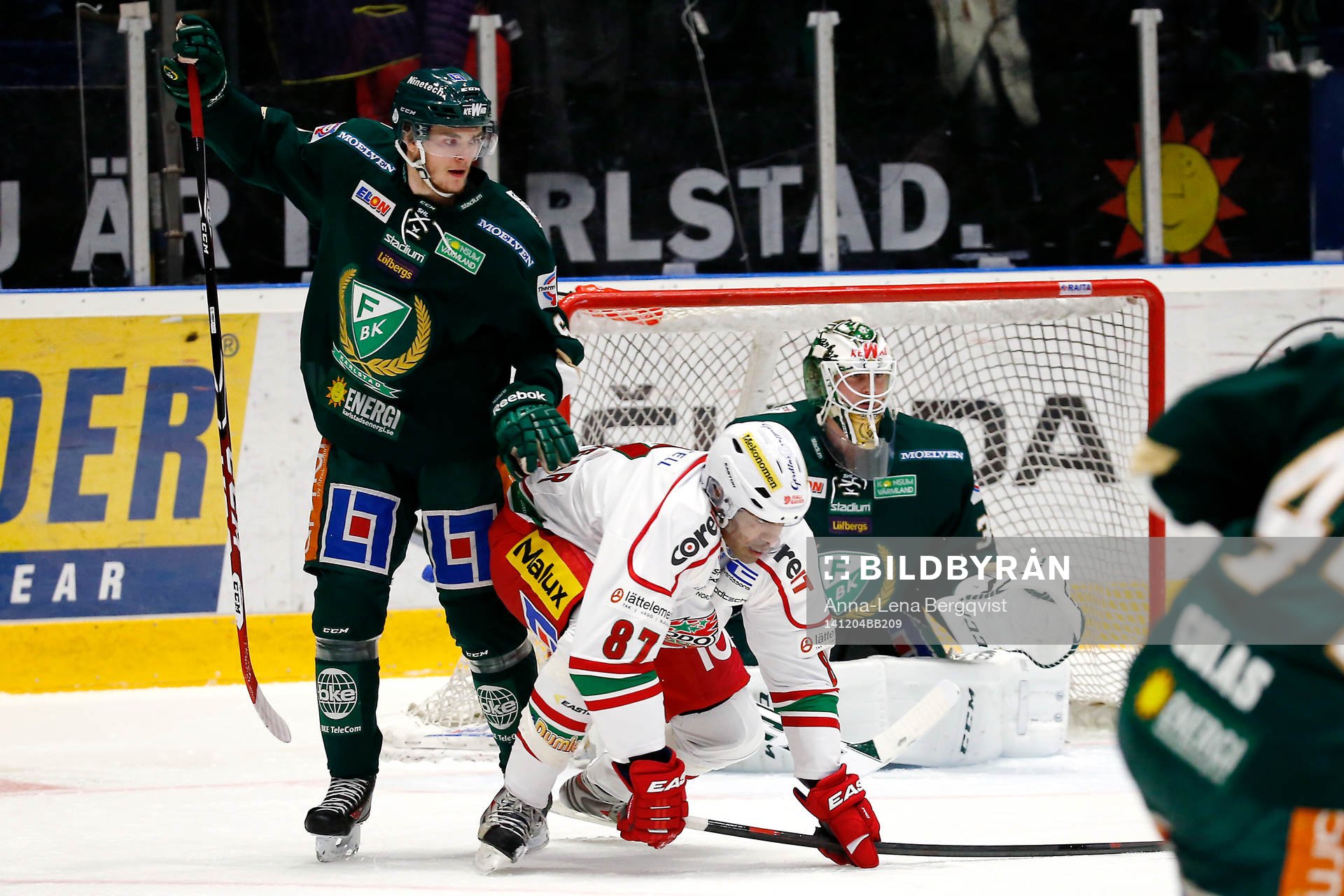 Färjestads Ludwig Byström och Modos Donald Brashear