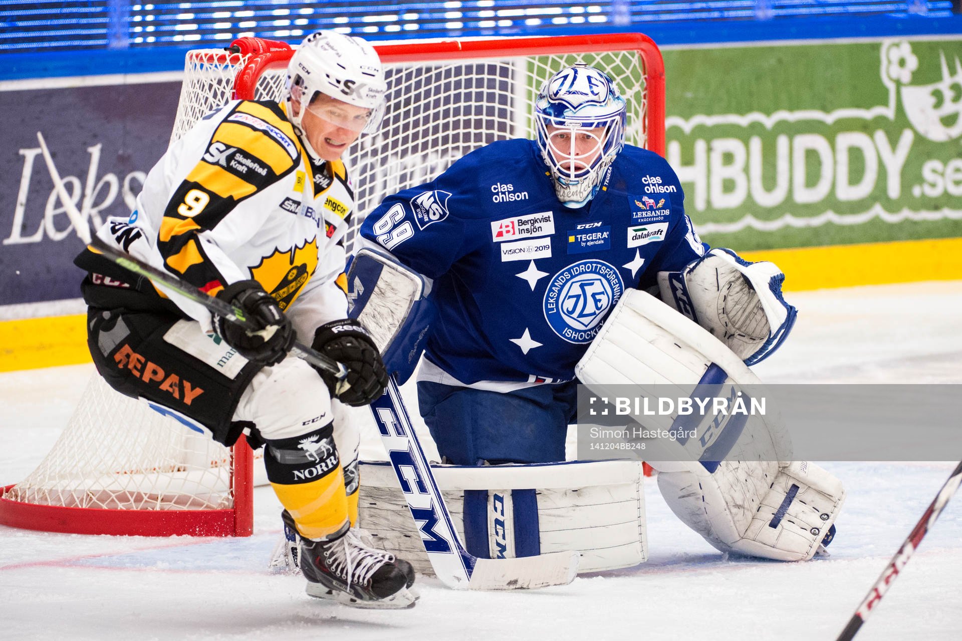 Skellefteås Patrik Zackrisson och Leksands målvakt Oscar
