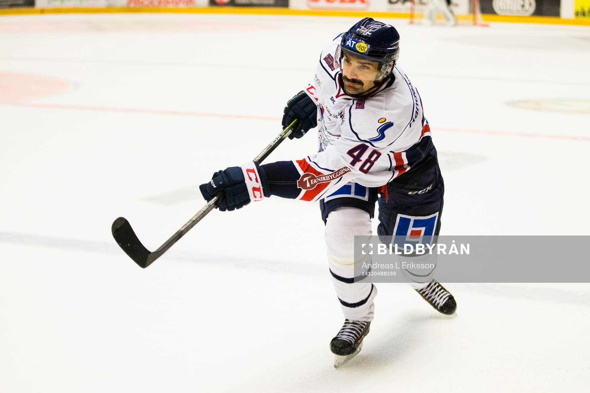 Linköpings Daniel Rahimi med ett skott