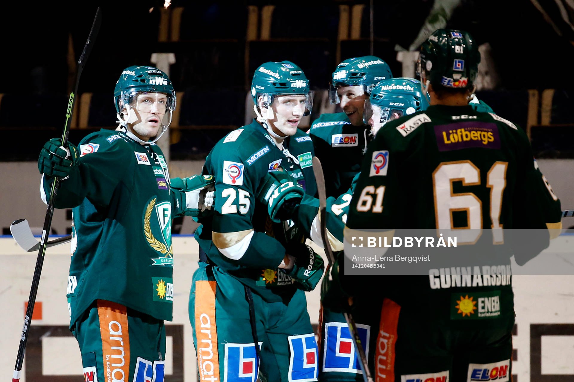Färjestads Anton Hedman firar