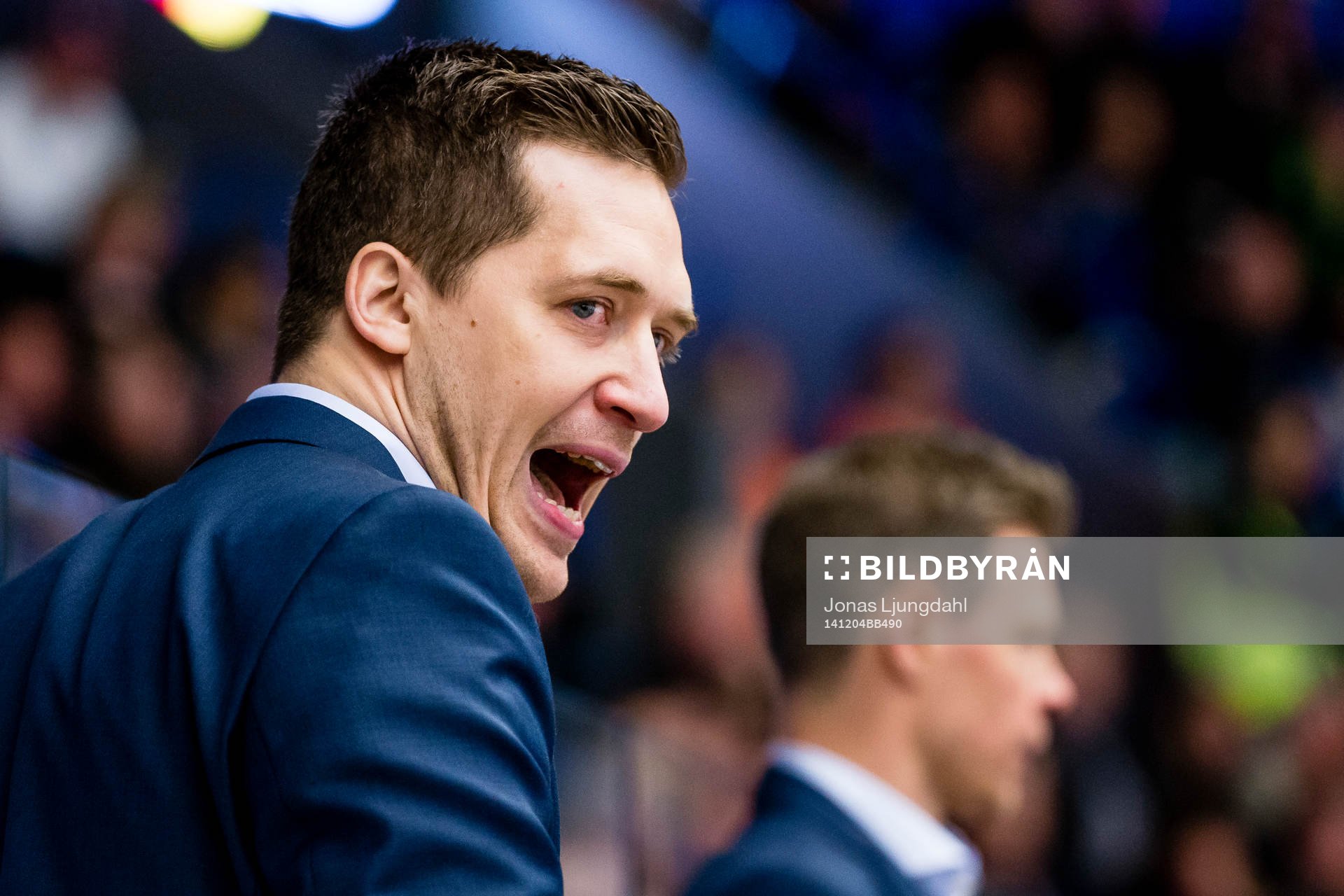 Växjös tränare Sam Hallam skriker