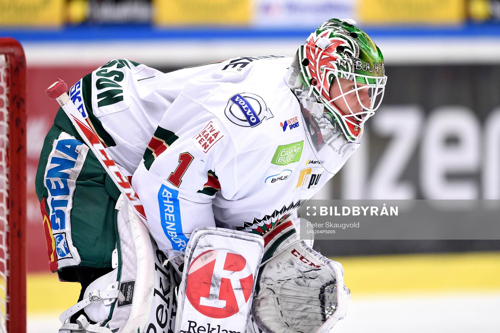 Frölundas målvakt Lars Johansson på uppvärmningen