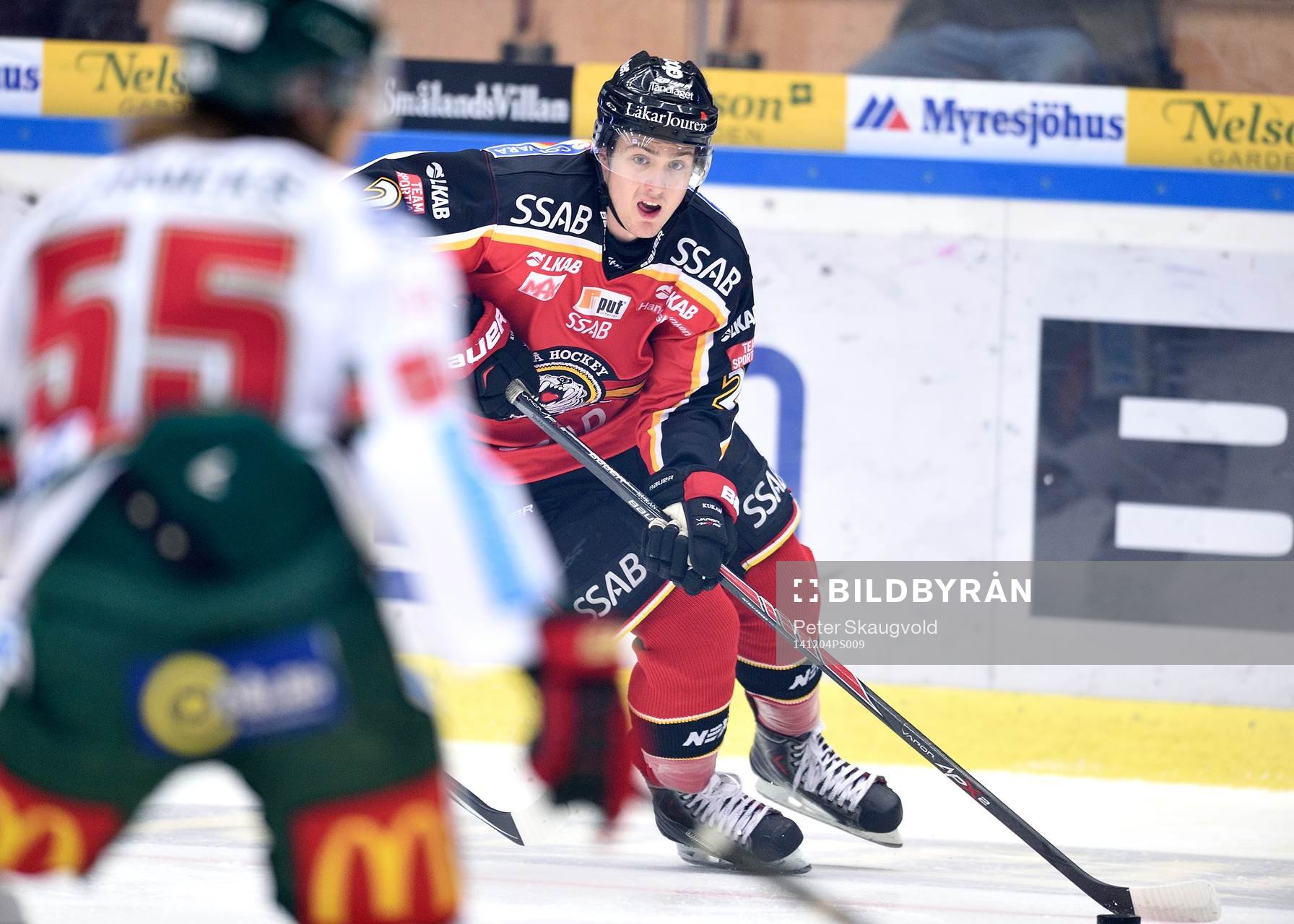 Luleås Dean Kukan med pucken