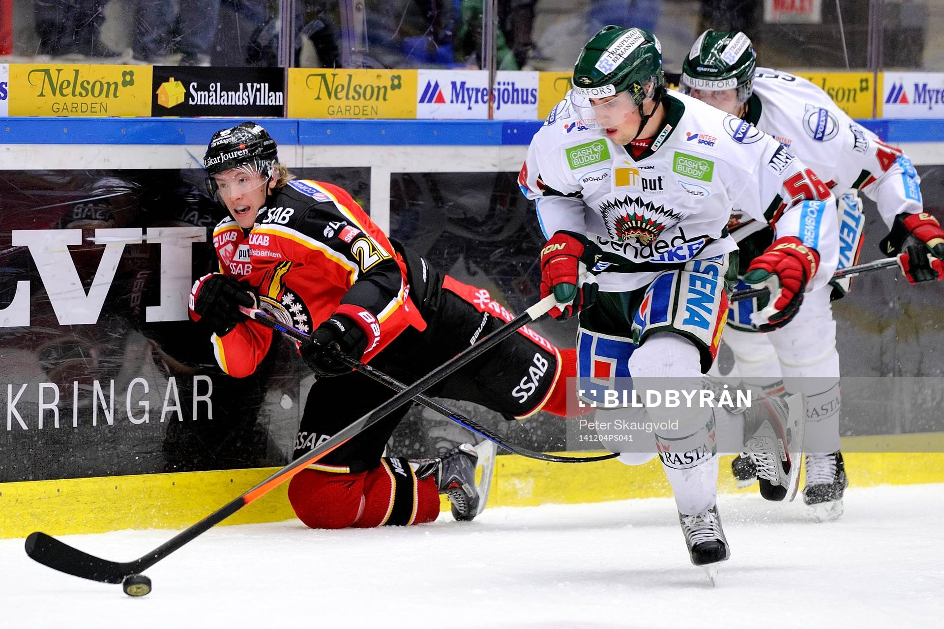 Luleås Emil Sylvegård hamnar i sargen