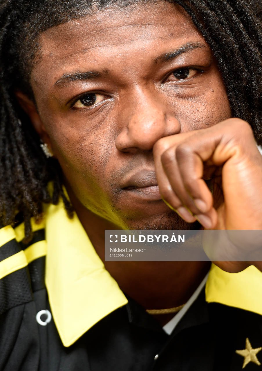 AIK presenterar nyförvärvet Mohamed Bangura på en