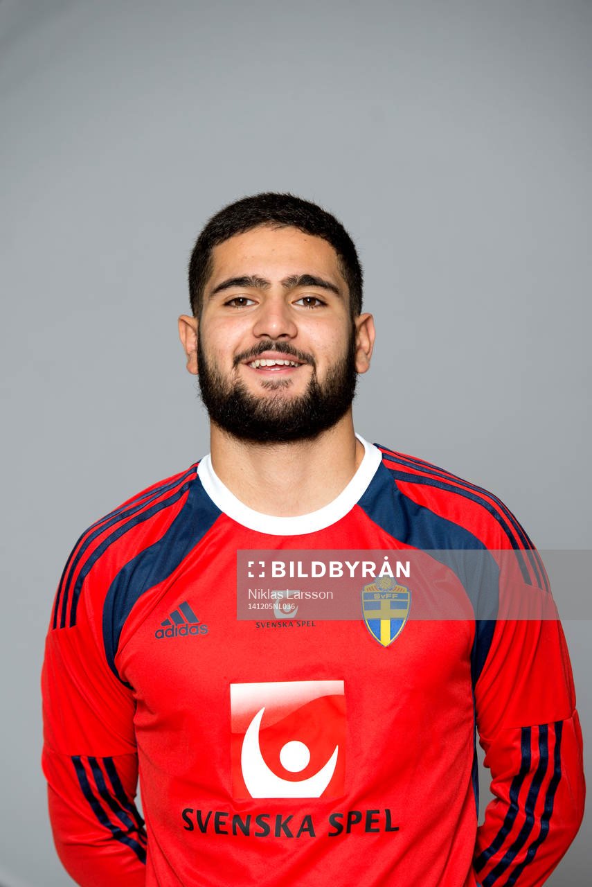 Rager Rebandi, målvakt Sverige under en porträttfotografering den 28 november 2014 i Stockholm.