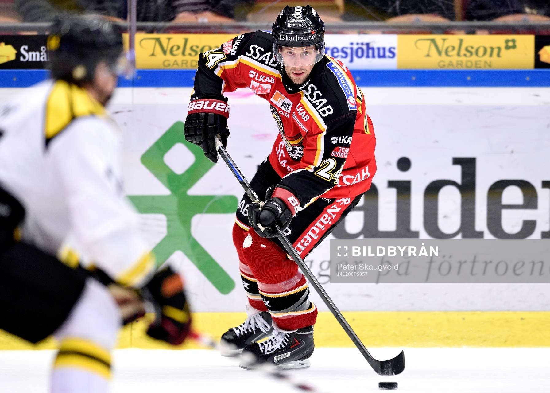 Luleås Cam Abbott med pucken