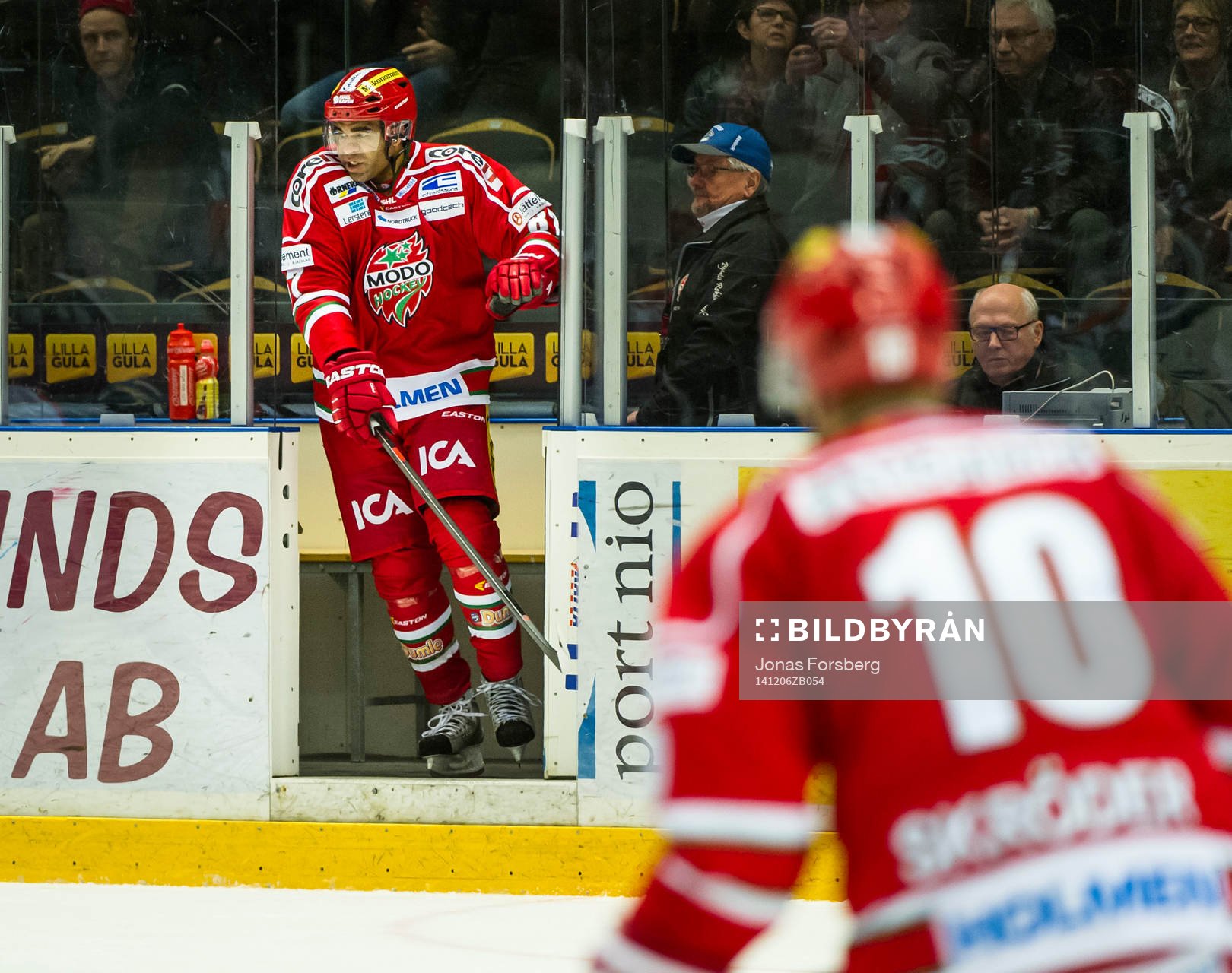 Modos Donald Brashear kommer ut från utvisningsbåset