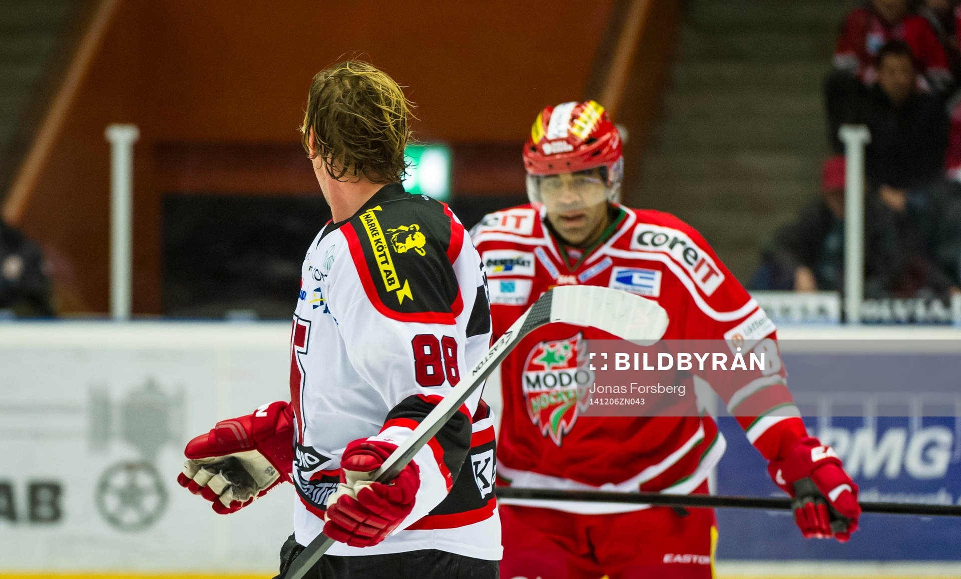 Modos Donald Brashear bråkar med Örebros Viktor Ekbom