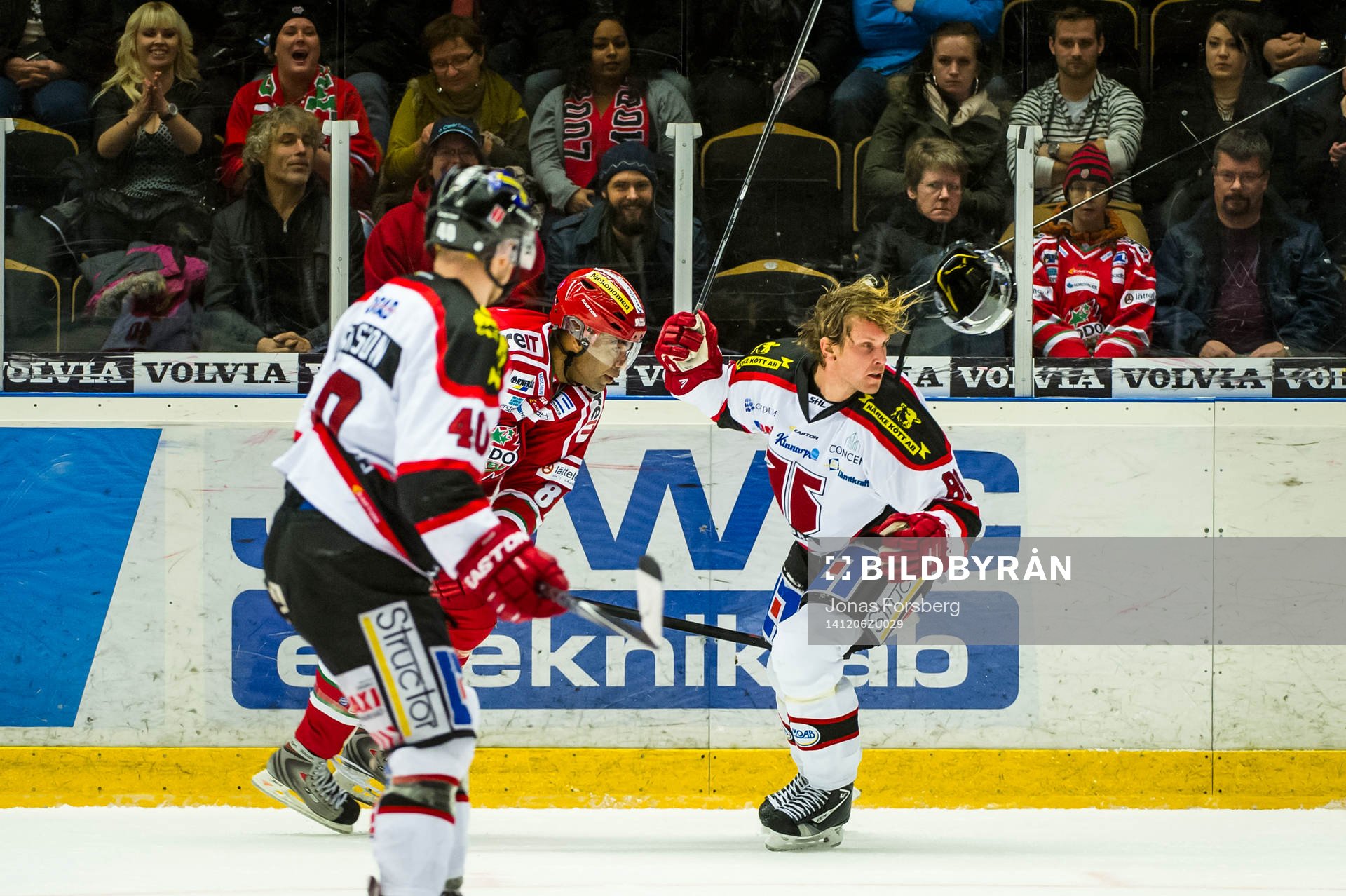 Modos Donald Brashear bråkar med Örebros Viktor Ekbom
