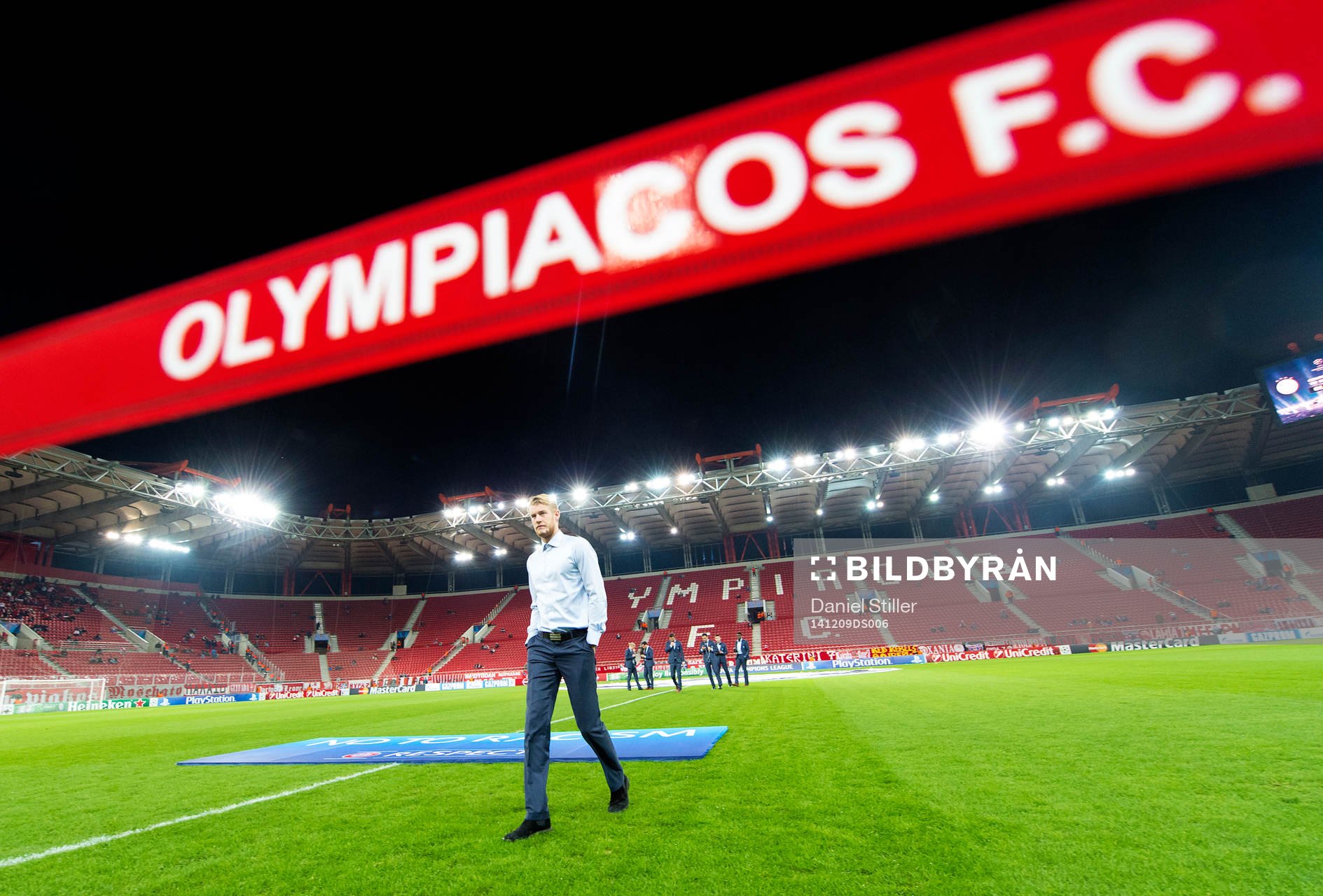 Malmö FFs Filip Helander innan fotbollsmatchen i Champions