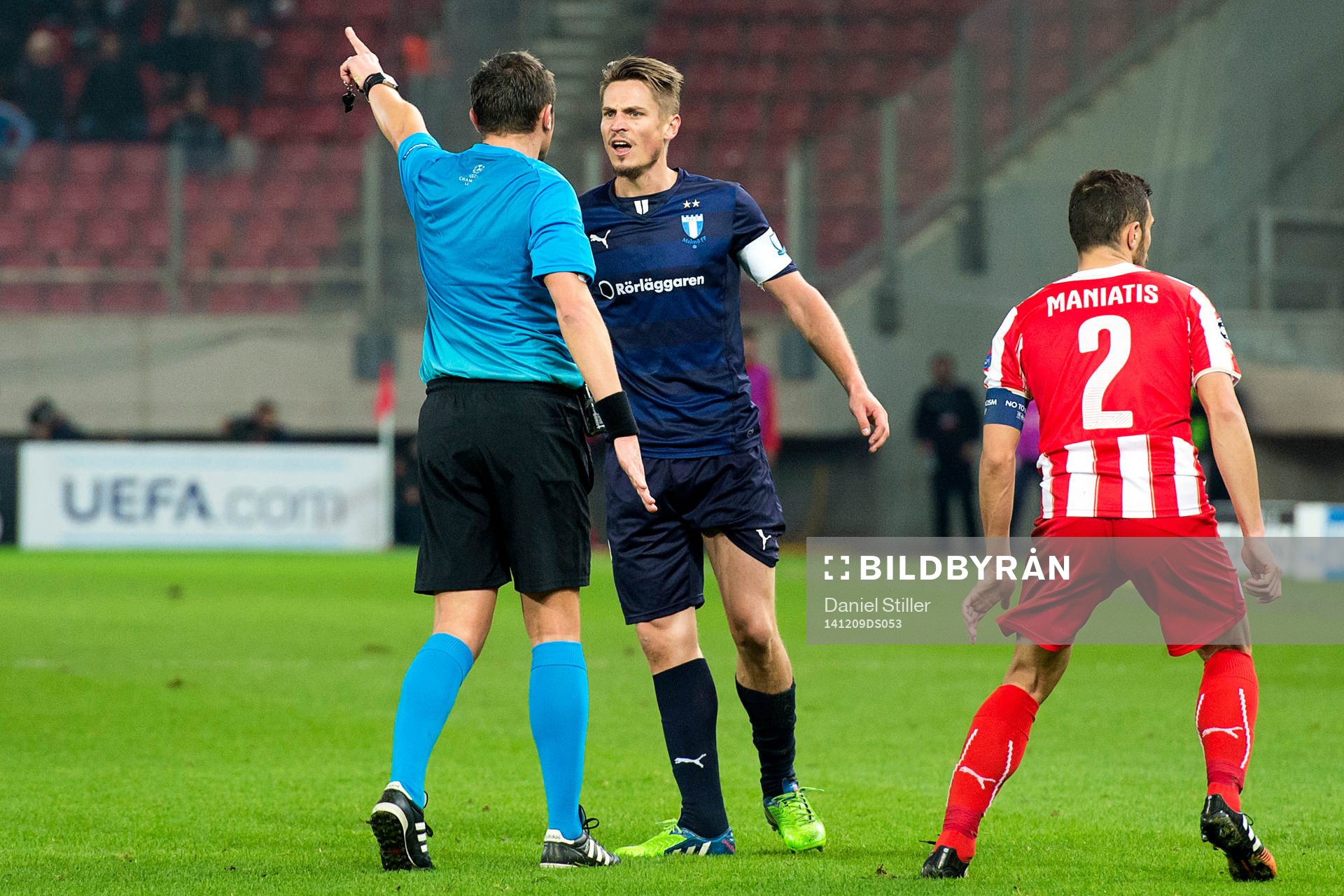 Malmö FFs Markus Rosenberg har synpunkter på domaren