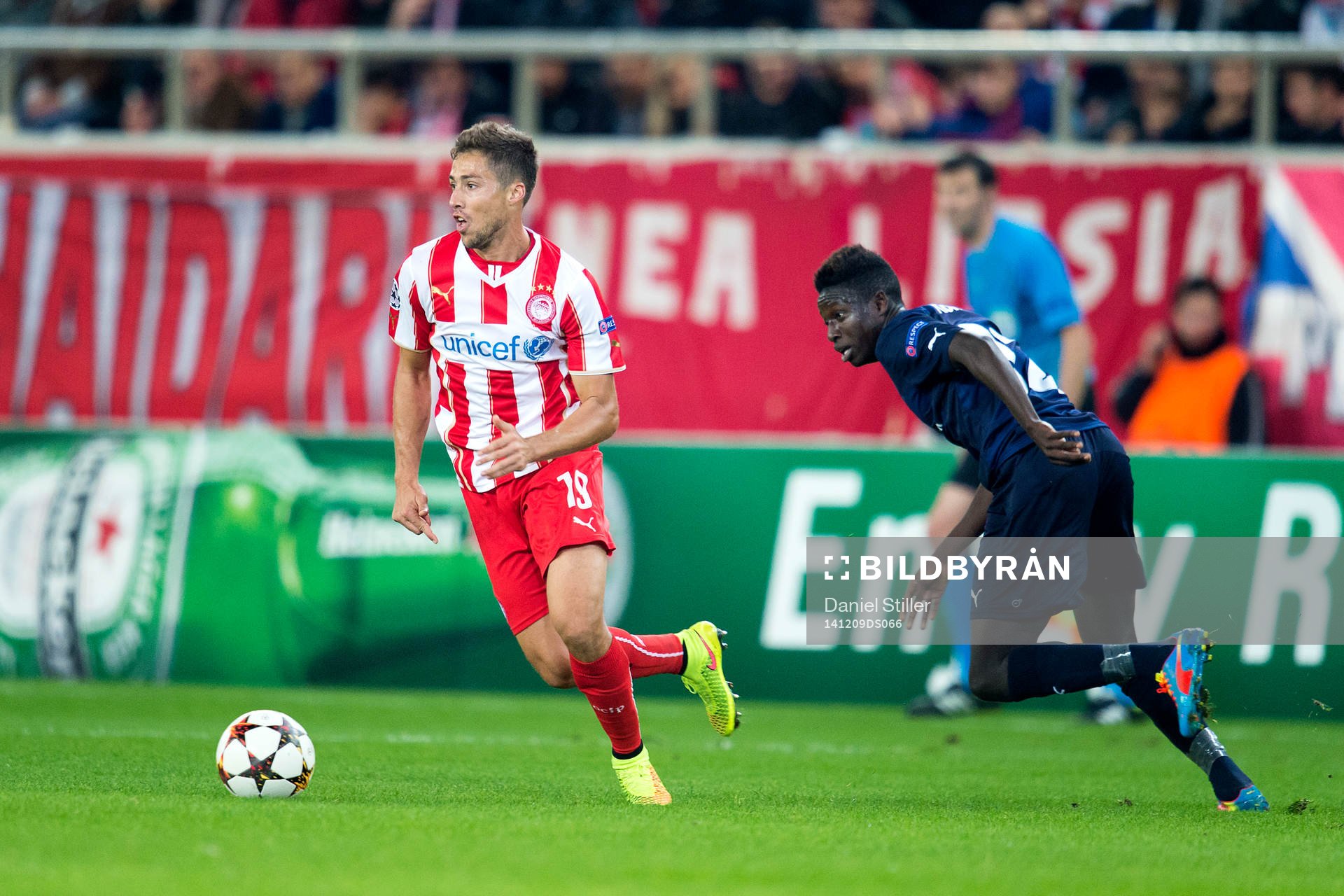 Olympiacos David Fuster och Malmö FFs Pa Konate