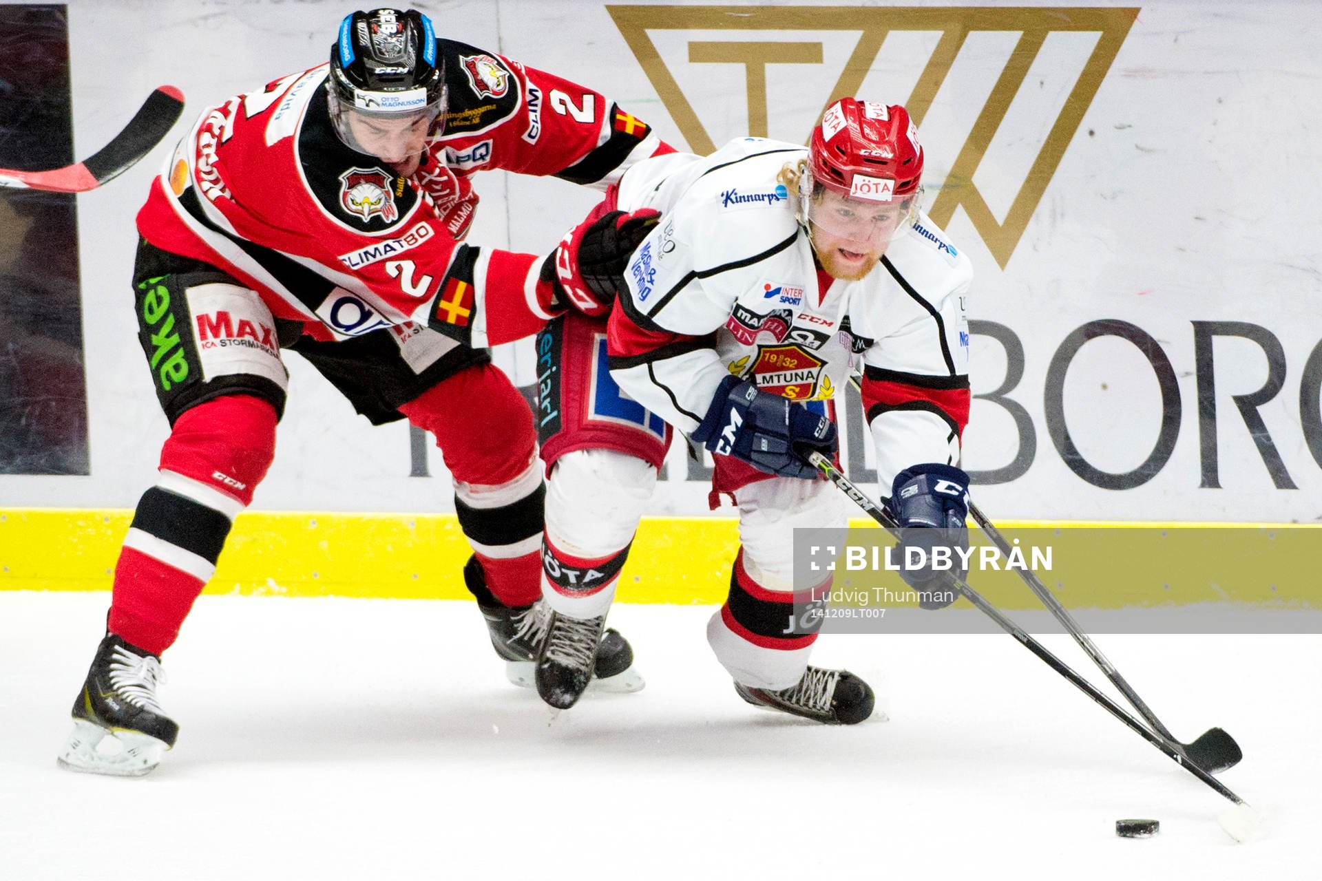 Malmö Redhawks Nils Andersson och Almtunas Daniel Ljunggren