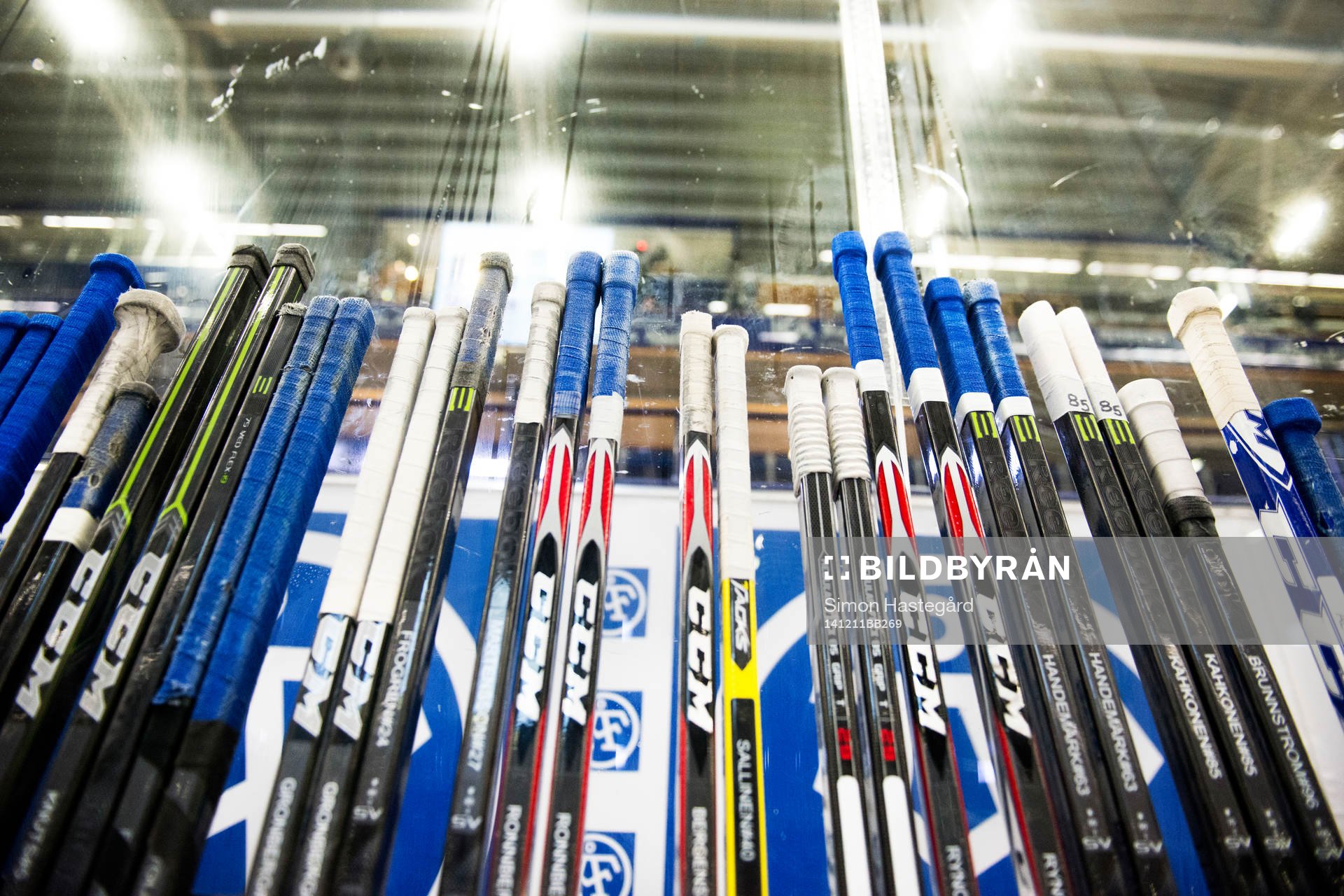 Leksands klubbor före ishockeymatchen i SHL mellan Leksand