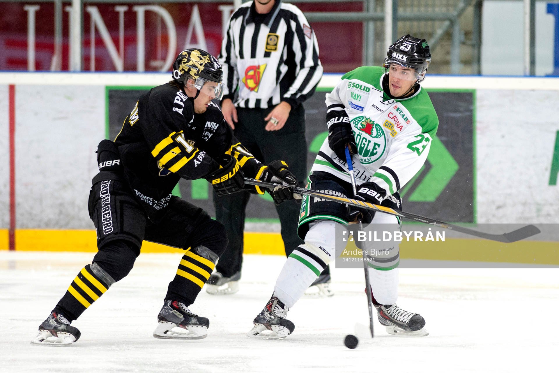 s David Lillieström Karlsson och Rögles Daniel Sylwander