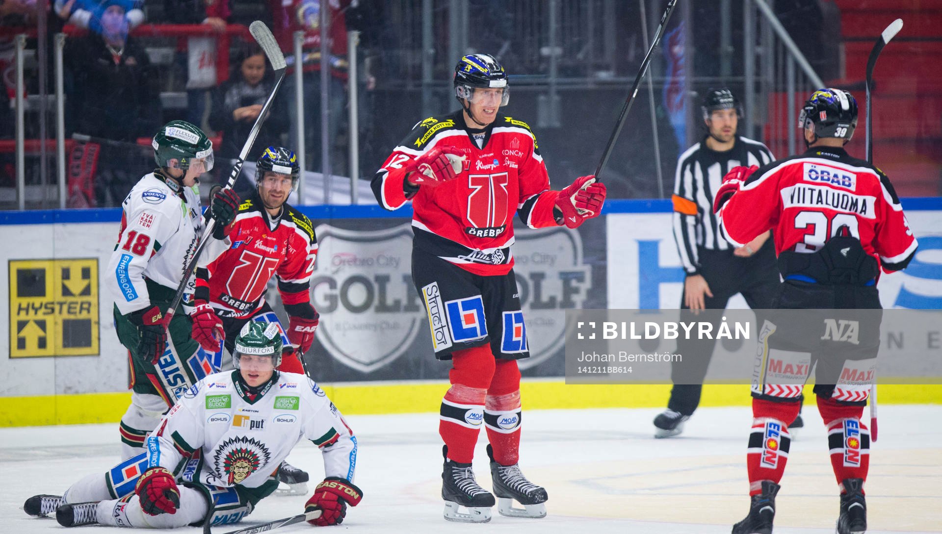 Örebros Ville Viitaluoma gör 4-3 och jublar med Örebros