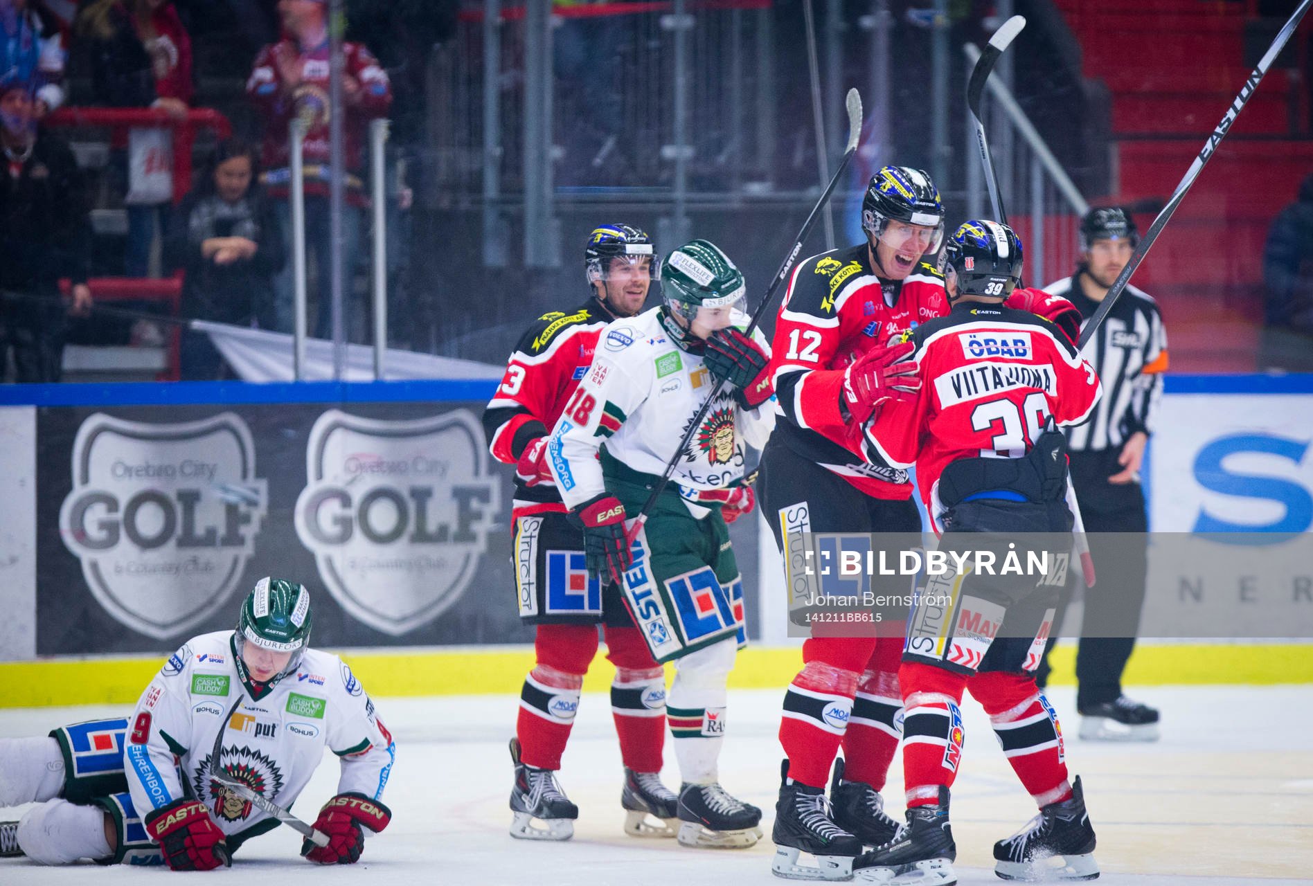 Örebros Ville Viitaluoma gör 4-3 och jublar med Örebros