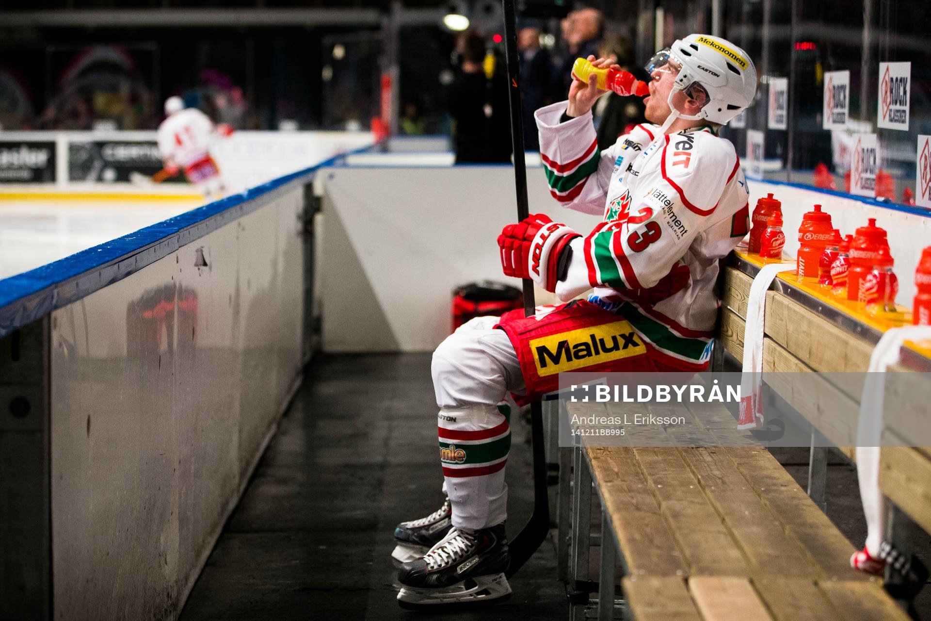Modos Joonas Nättinen i avbytarbåset