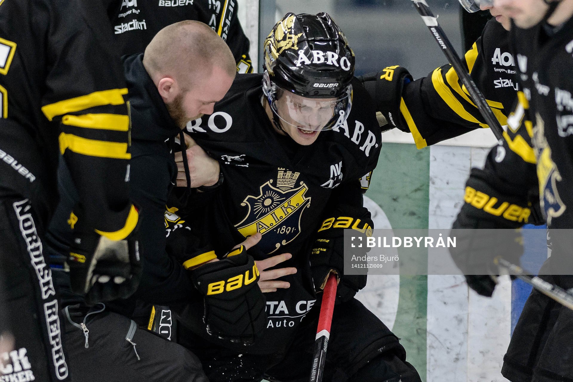 s Petter Lindberg får hjälp