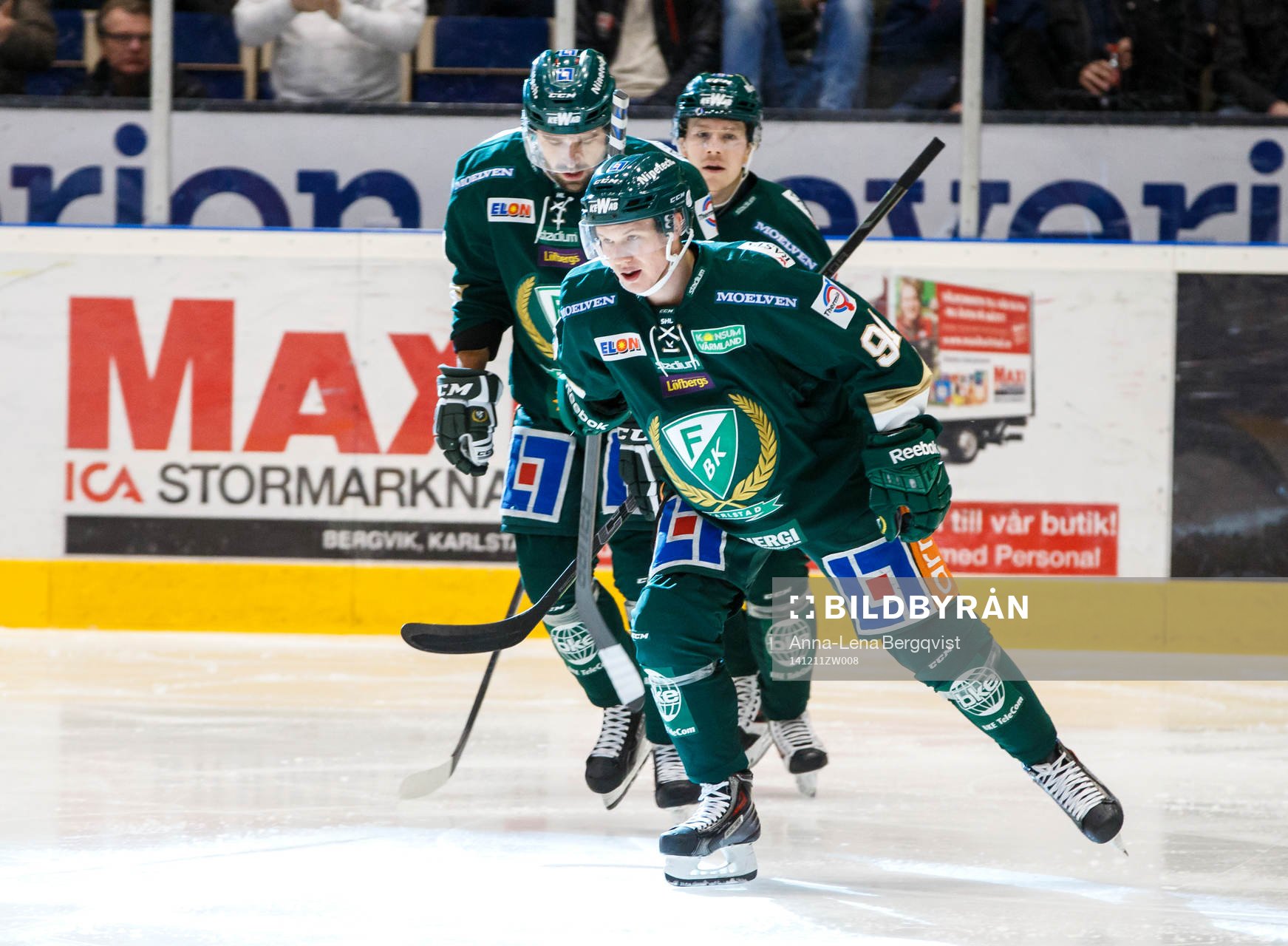 Färjestads Toni Rajala jublar