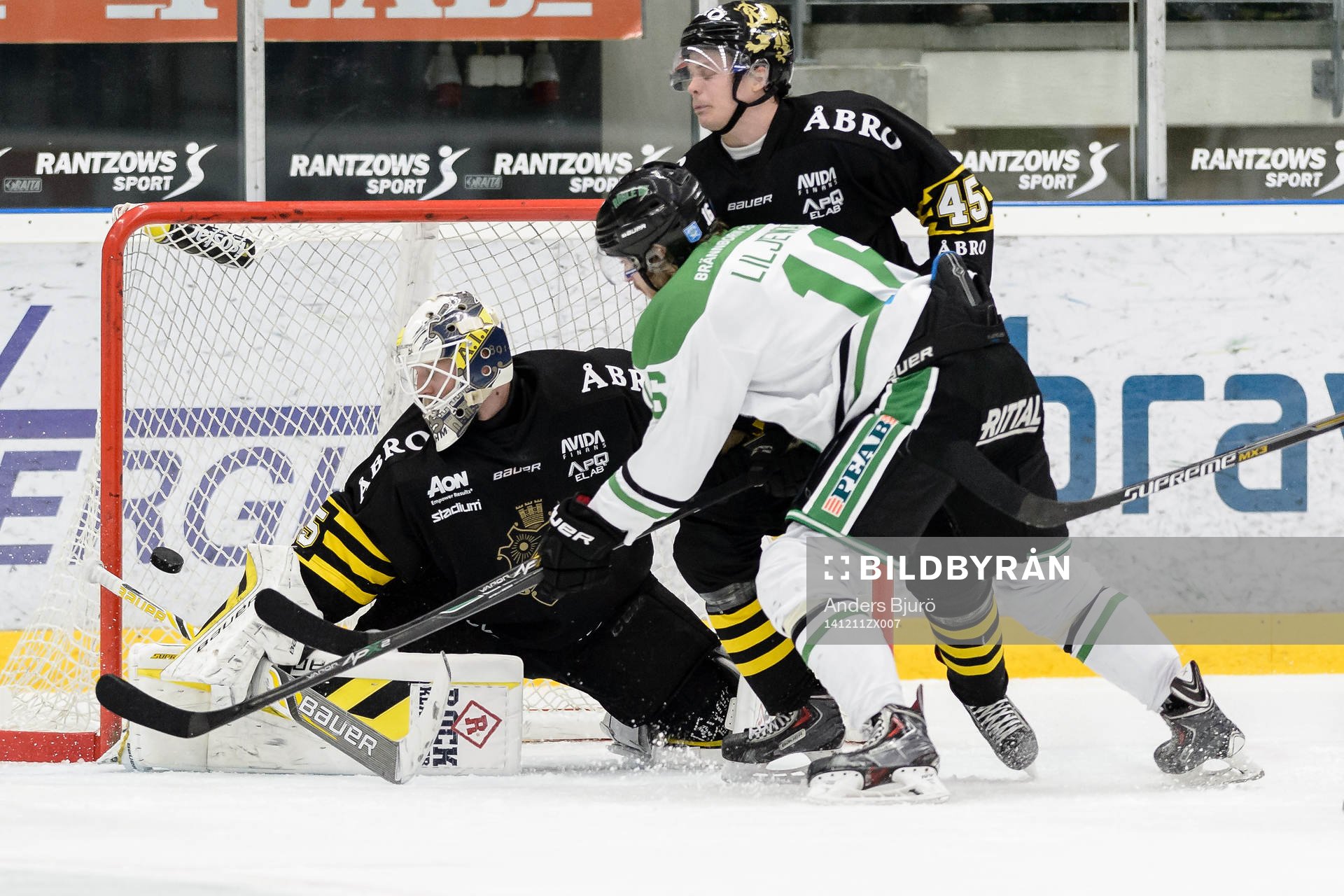 Rögles Christopher Liljewall gör 3-1