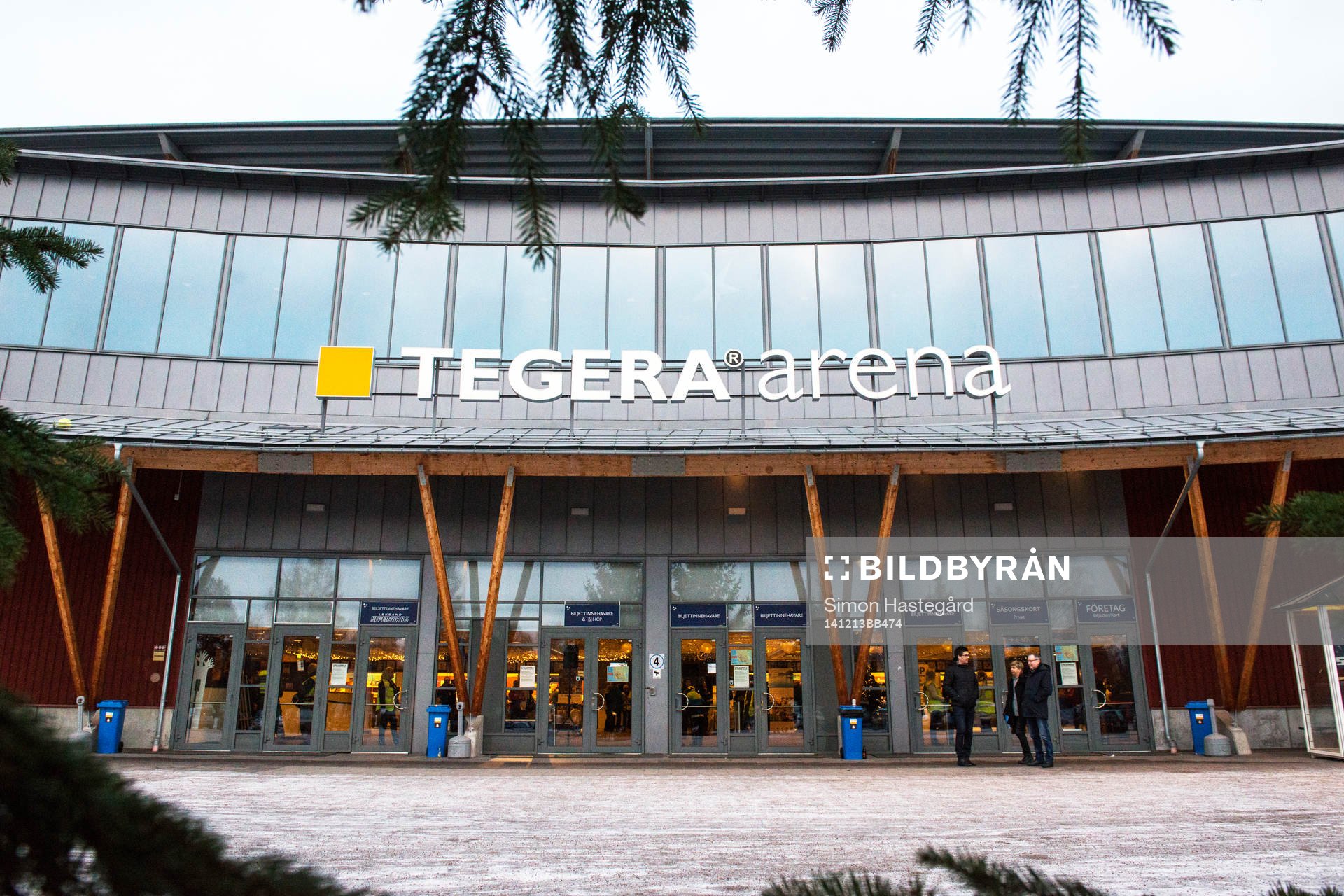 Entrén till Tegera Arena före ishockeymatchen i SHL