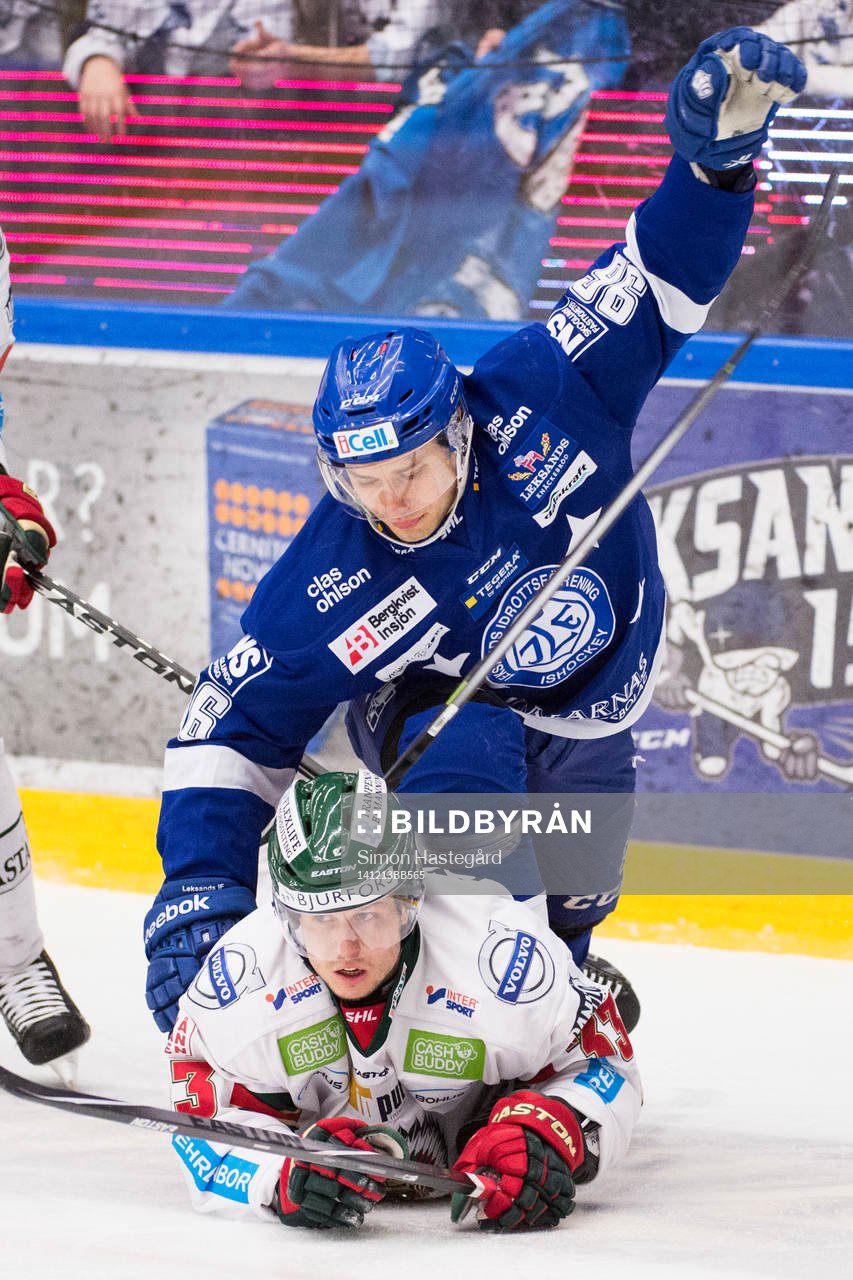Leksands Fabian Brunnström faller över Frölundas Elias
