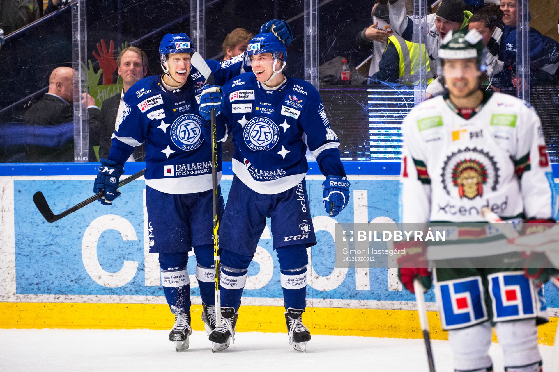 Leksands Toni Kähkönen och Tomi Sallinen jublar