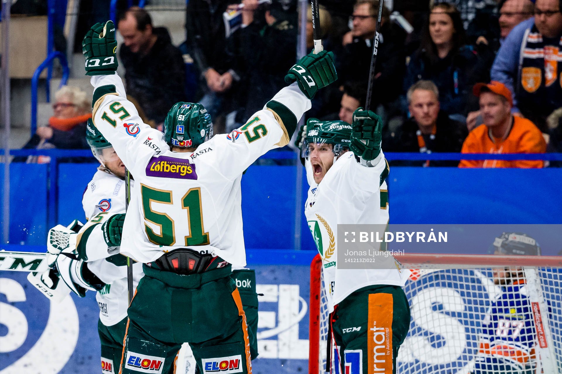 Färjestads Rickard Wallin och Anton Grundel firar