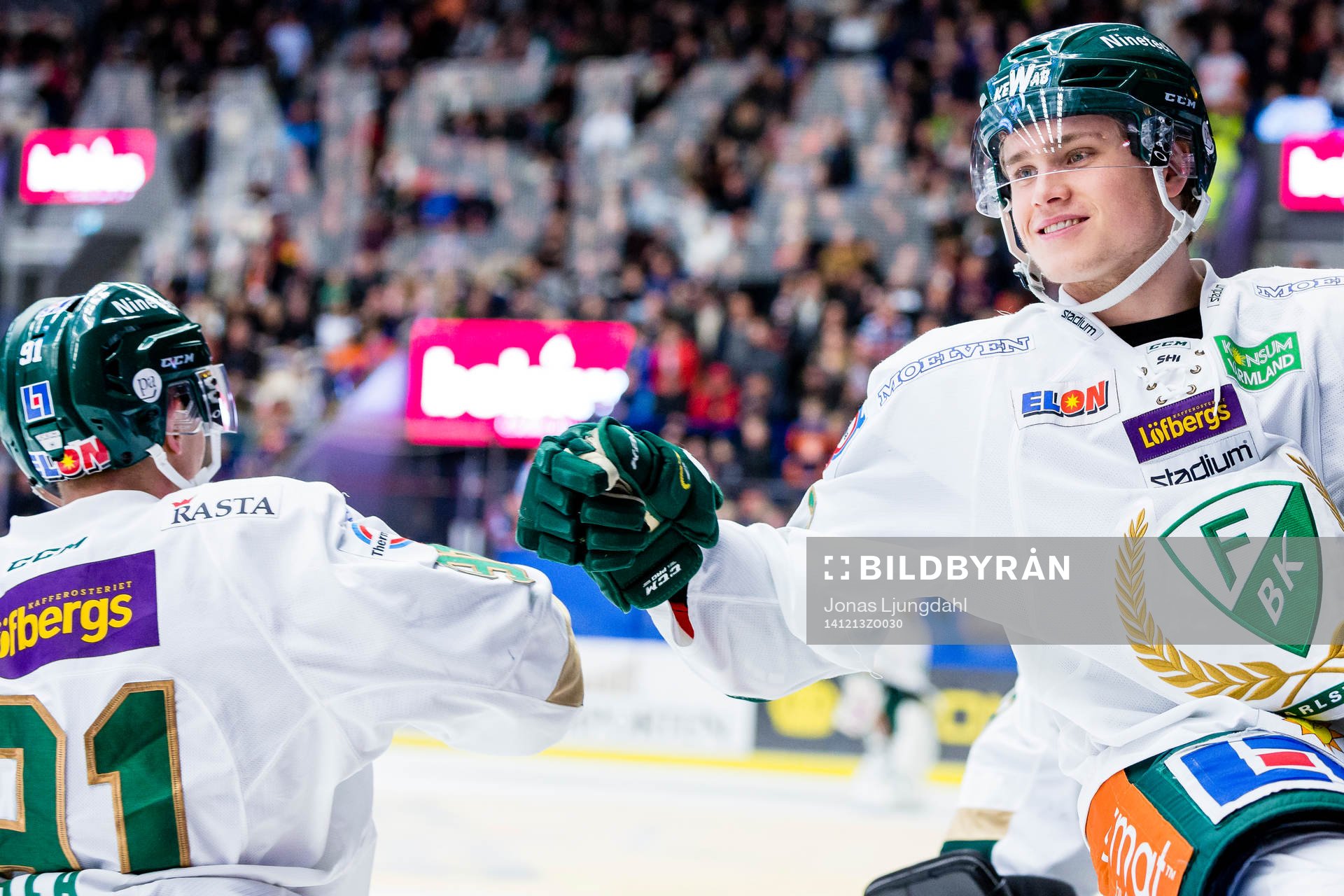 Färjestads Christoffer Forsberg firar