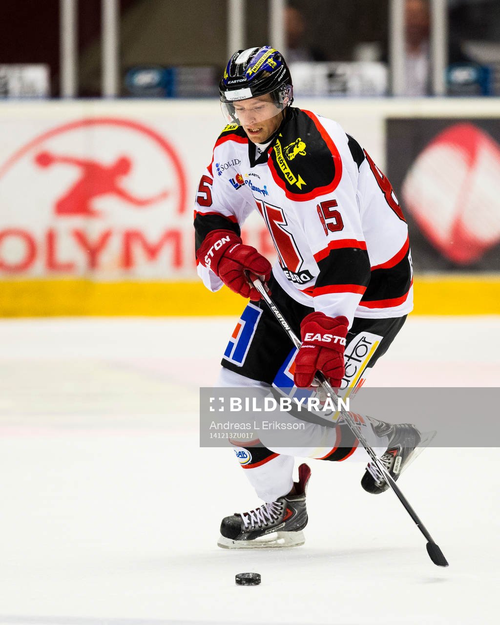 Örebros Kalle Olsson med pcuken