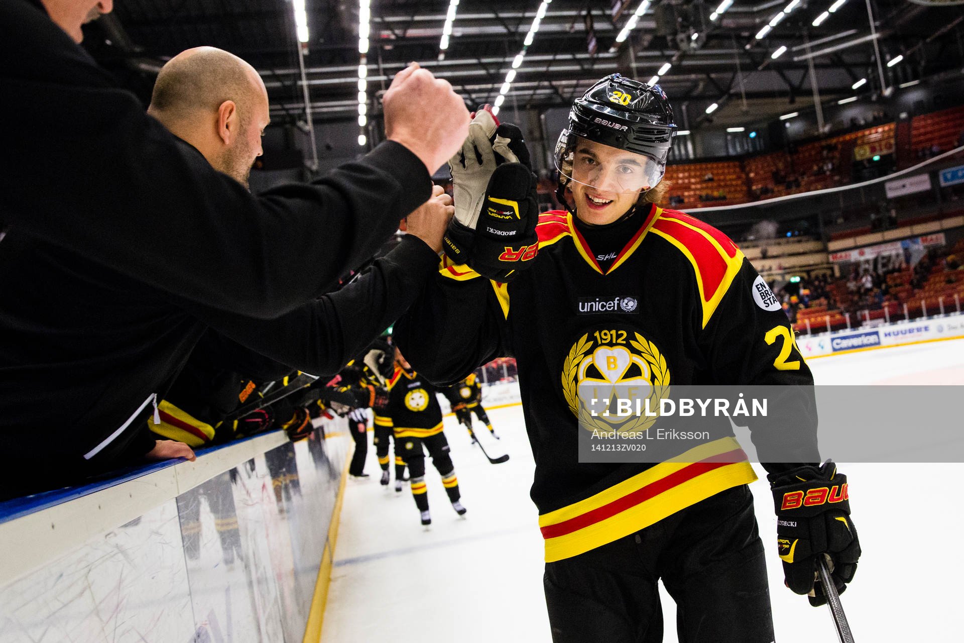 Brynäs Adam Brodecki jublar