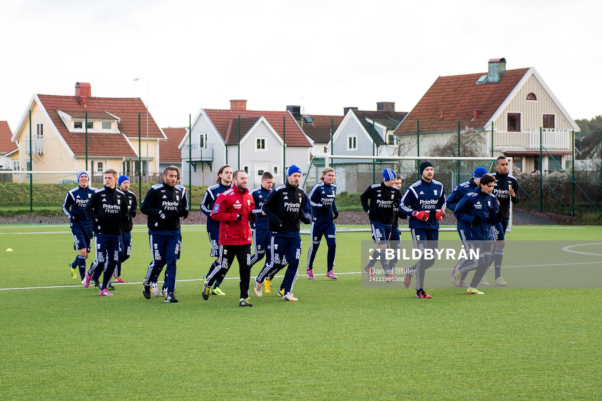 Laget värmer upp under en träning med IFK Göteborg den 19 december 2014 i Göteborg.