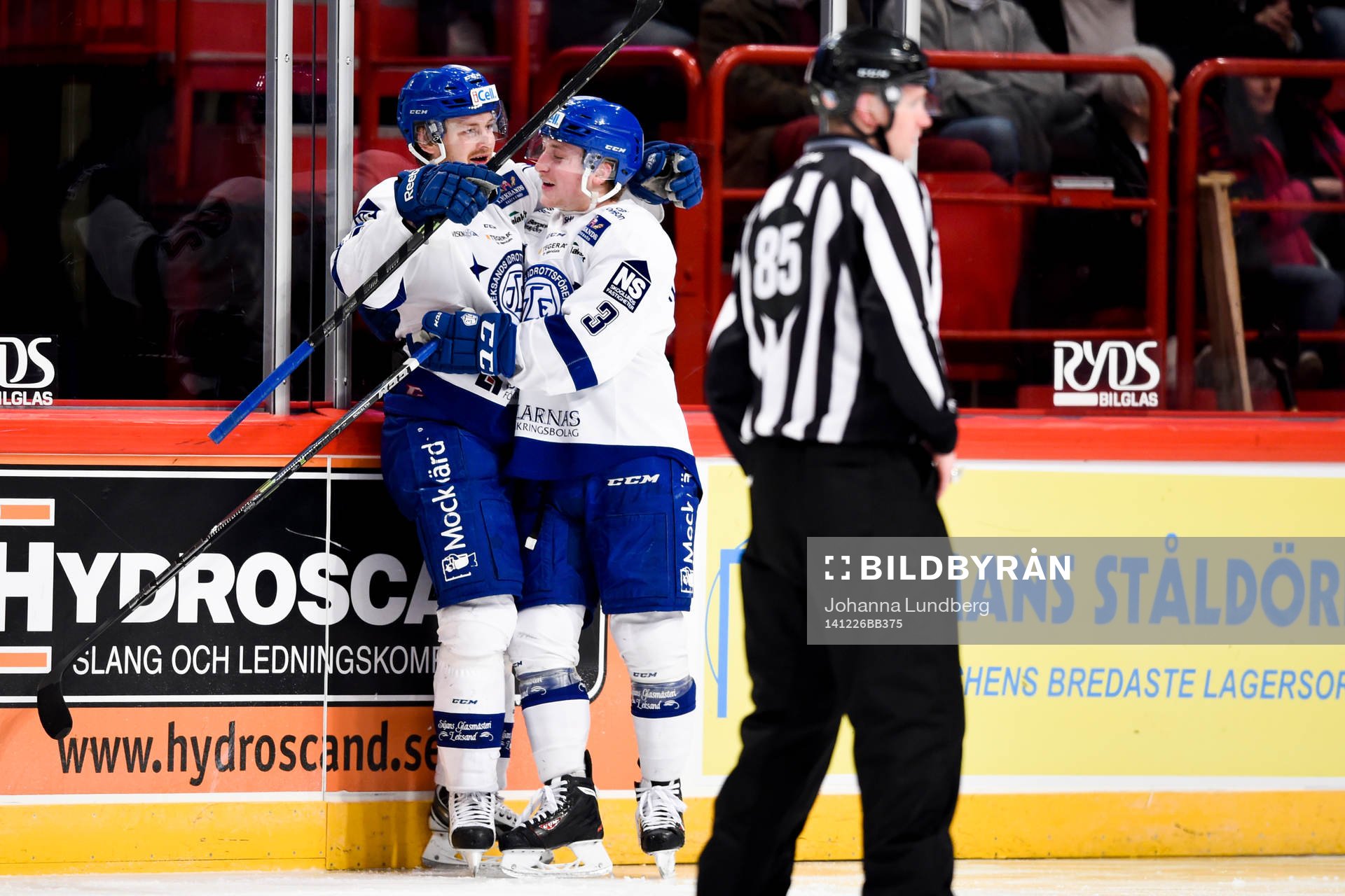 Leksands Mattias Ritola jublar ihop med Linus Hultström