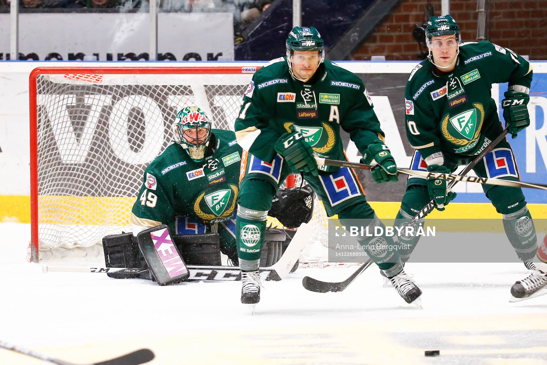 Färjestads målvakt Justin Pogge, Rickard Wallin och Shawn