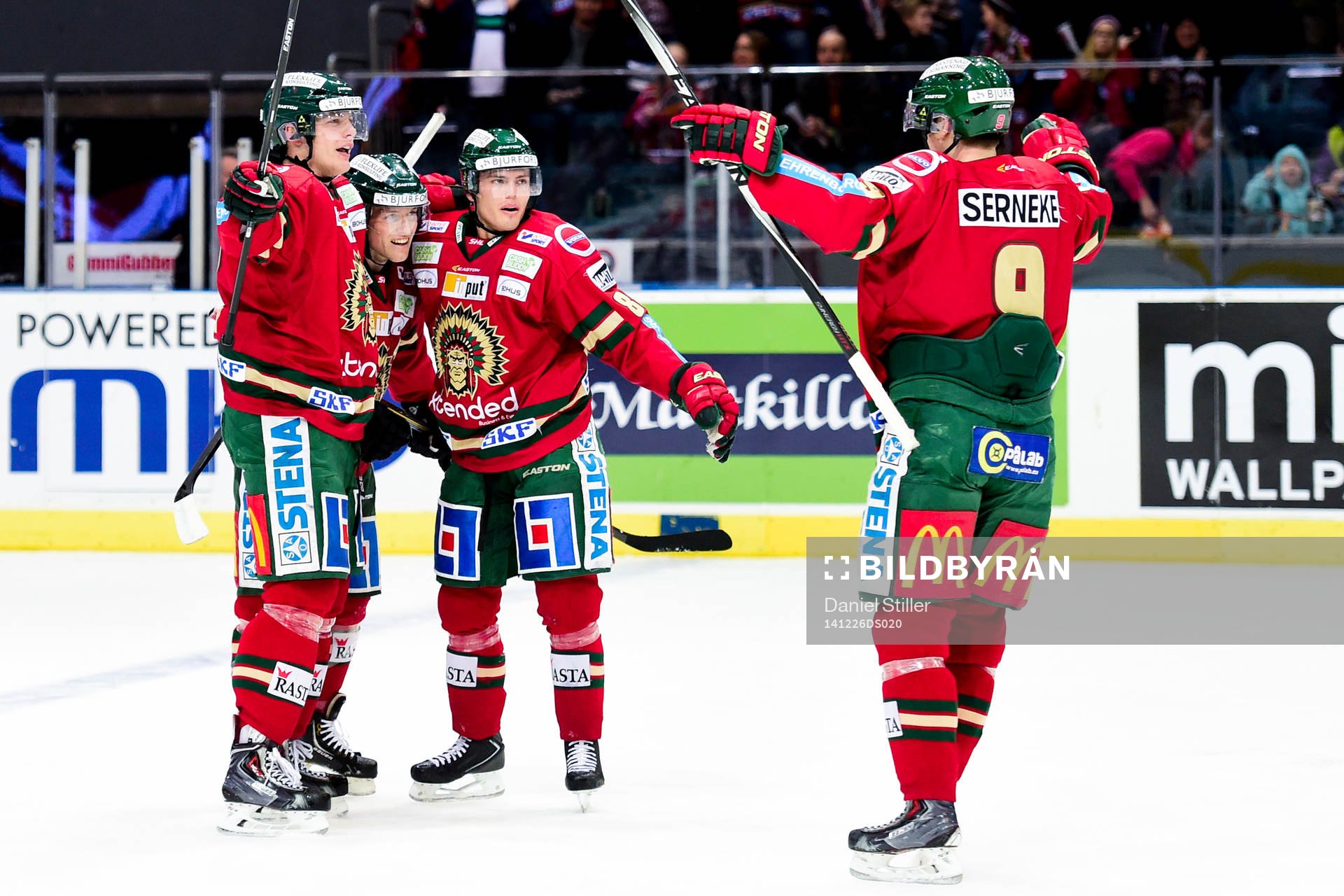 Frölundas spelare jublar